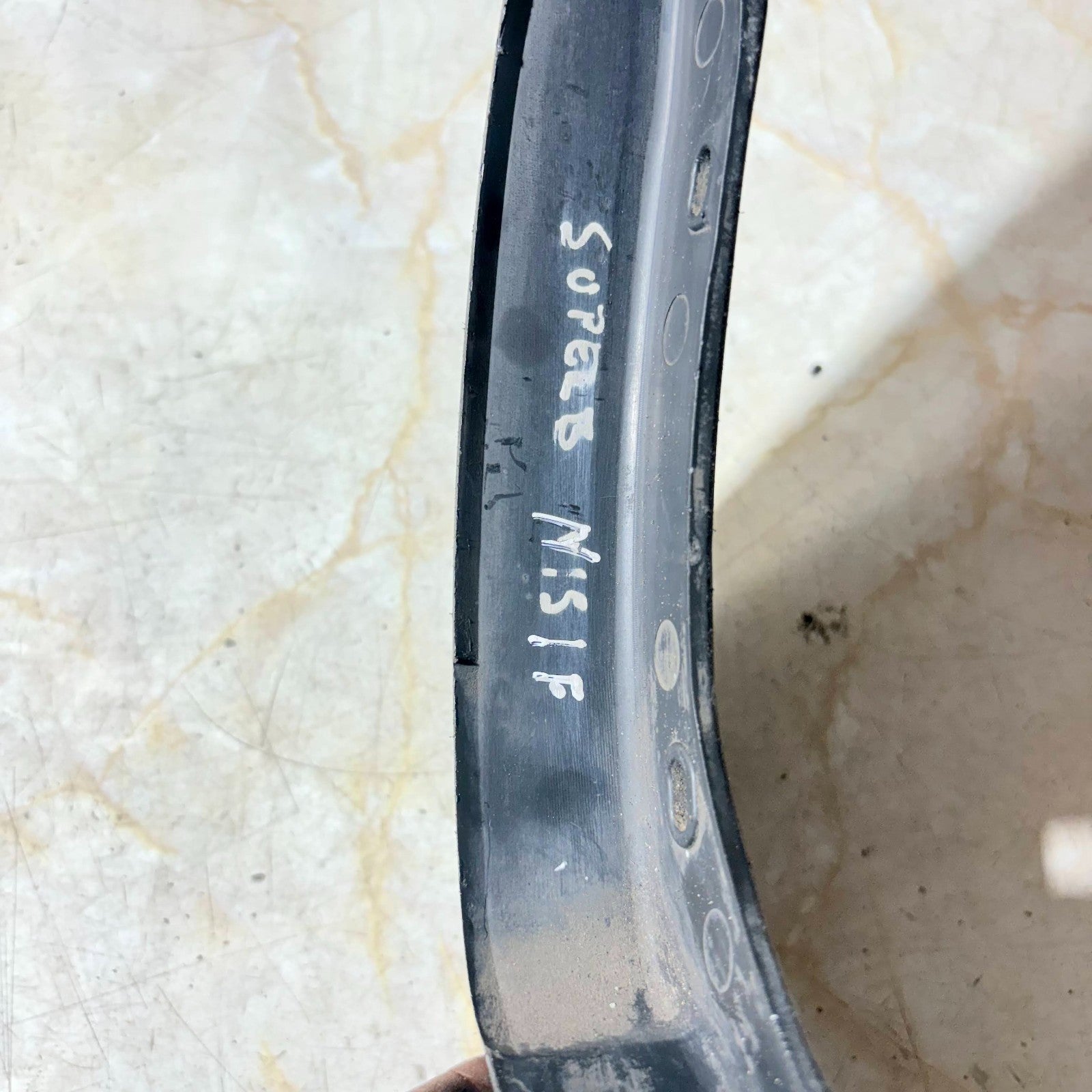 SKODA SUPERB Passenger Front Left Side Mud Flap 2001-2008