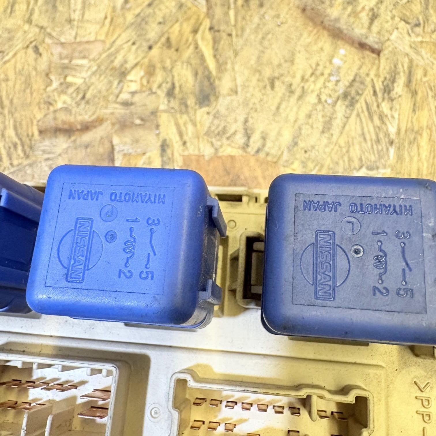 Nissan Xtrail 2001-2007 Under Dash Fuse Box