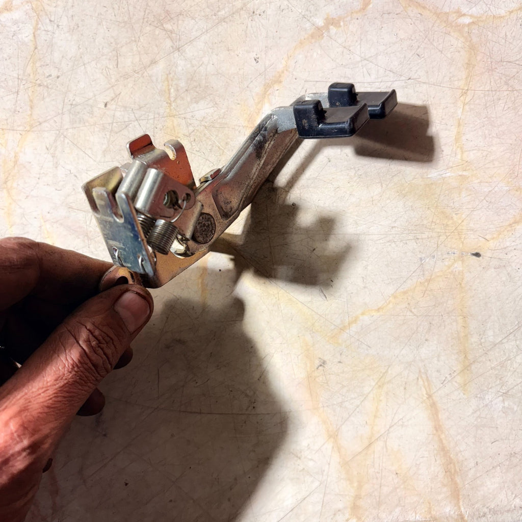 SUZUKI LEVER FUEL LID and BONNET OPENER