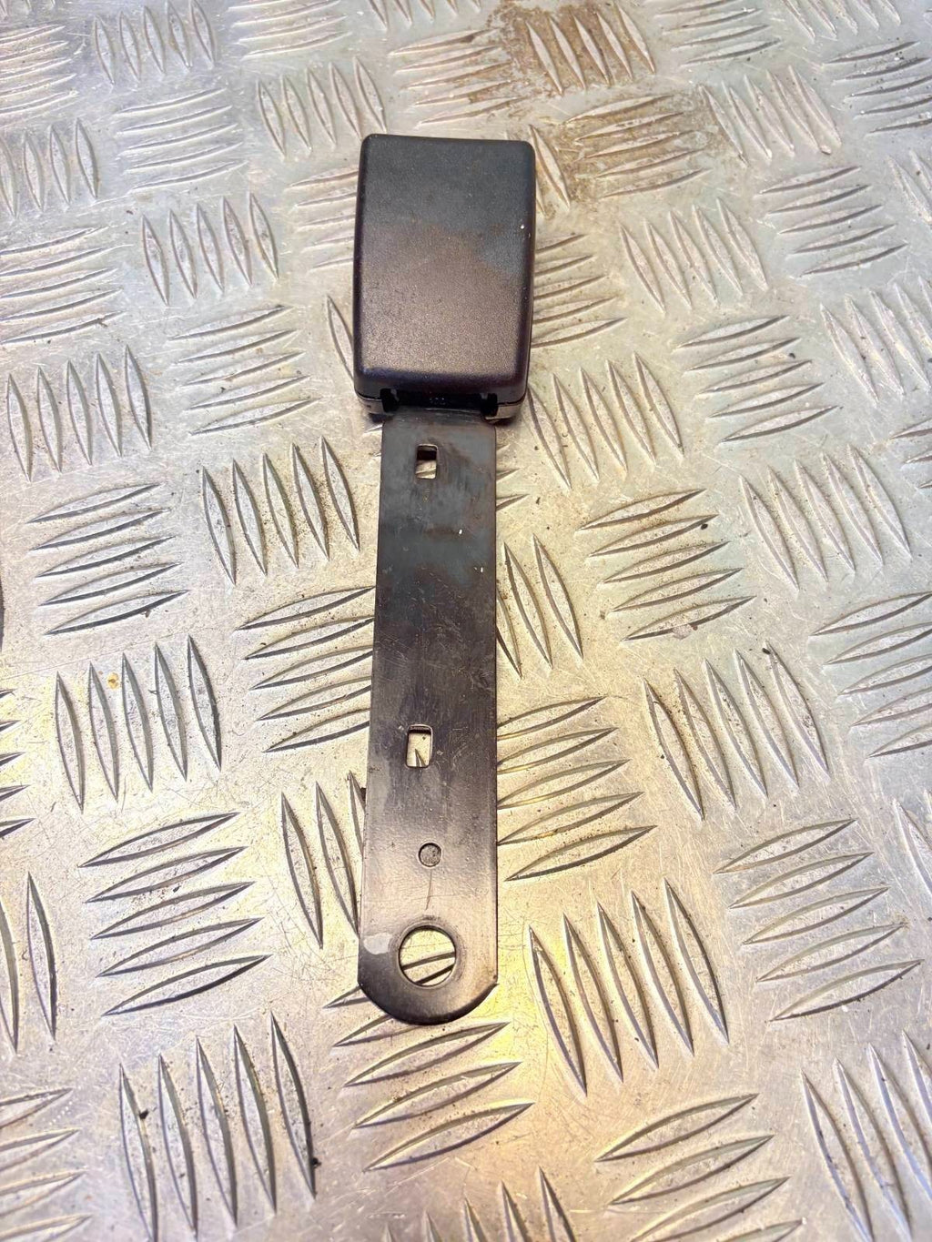 SEAT ALHAMBRA 2007 DRIVER SIDE FRONT SEAT BELT CLASP STALK 7M3857877B