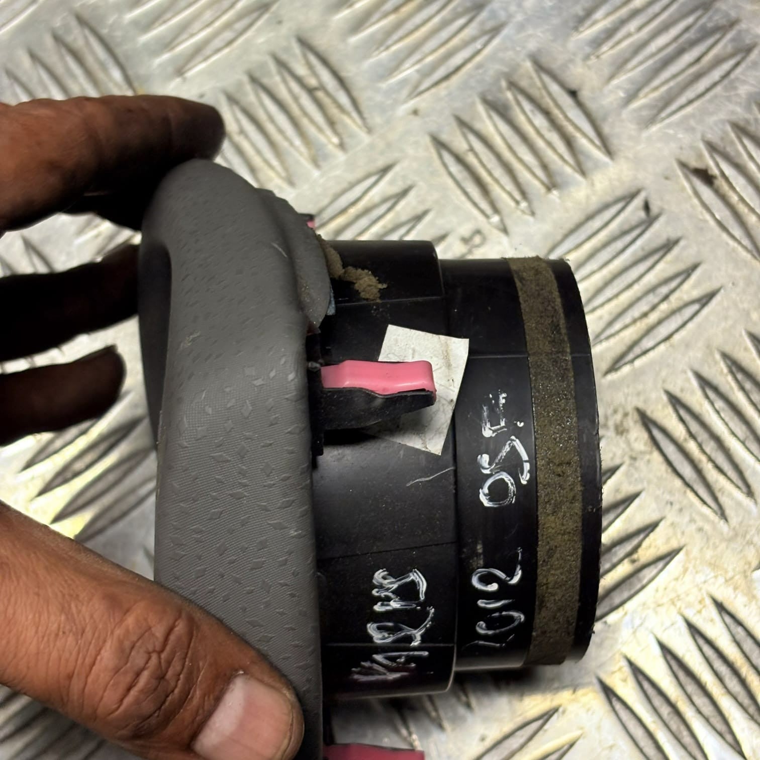 TOYOTA YARIS 2012 DRIVER FRONT DASHBOARD AIR VENT 55404-0D010