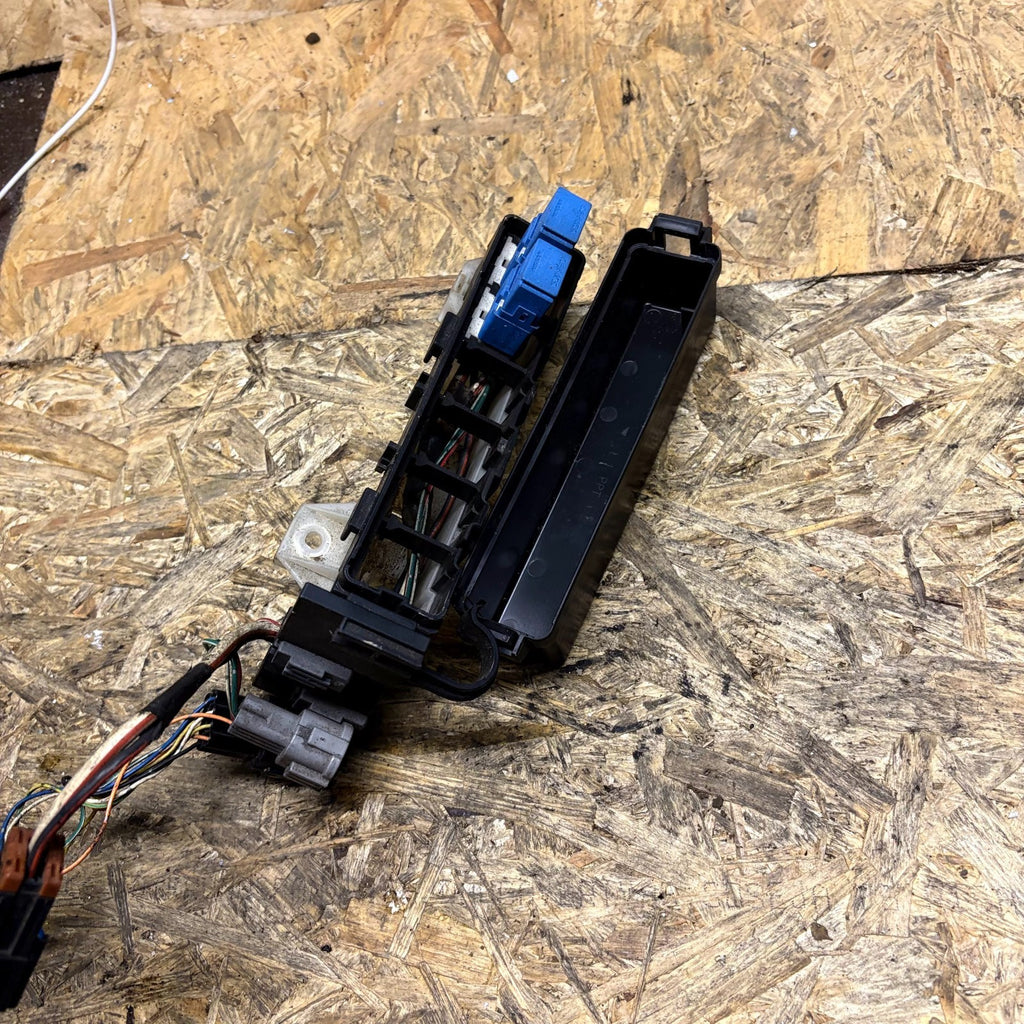 Nissan Micra K11 1998-2002 Fuse Relay Box 25230-9F920 Under Bonnet