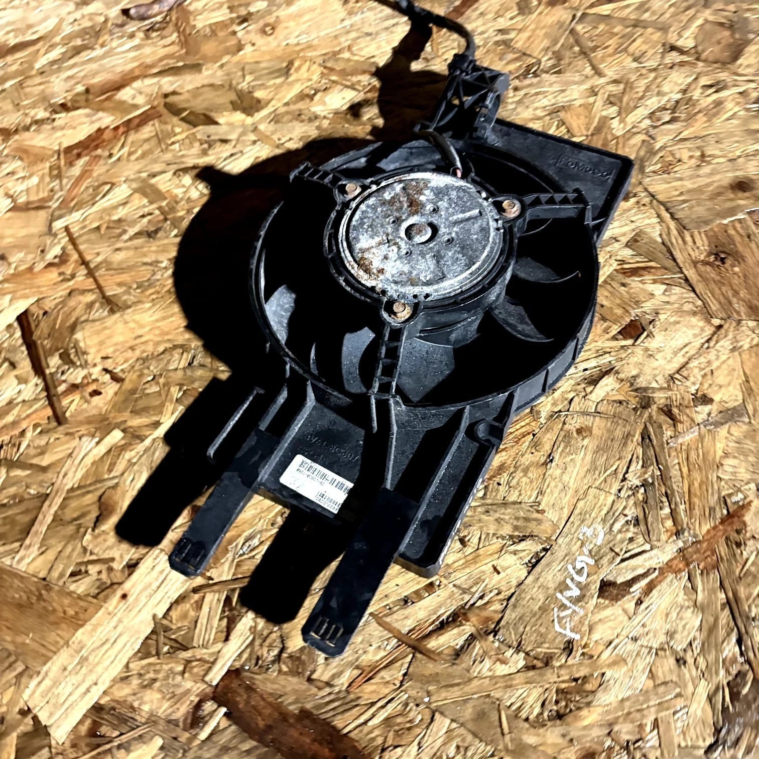 2013 FORD FOCUS MK3 INTERCOOLER RADIATOR FAN 8V61-8C607-SC 1.0i 74kW