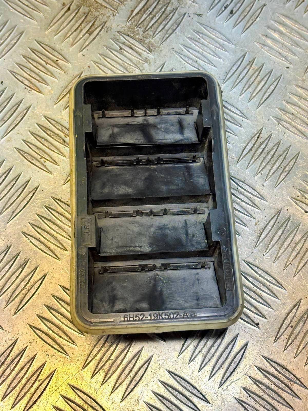 LAND ROVER RANGE ROVER EVOQUE L538 Body Ventilation Grilles 6H52-19K502-AB 2017