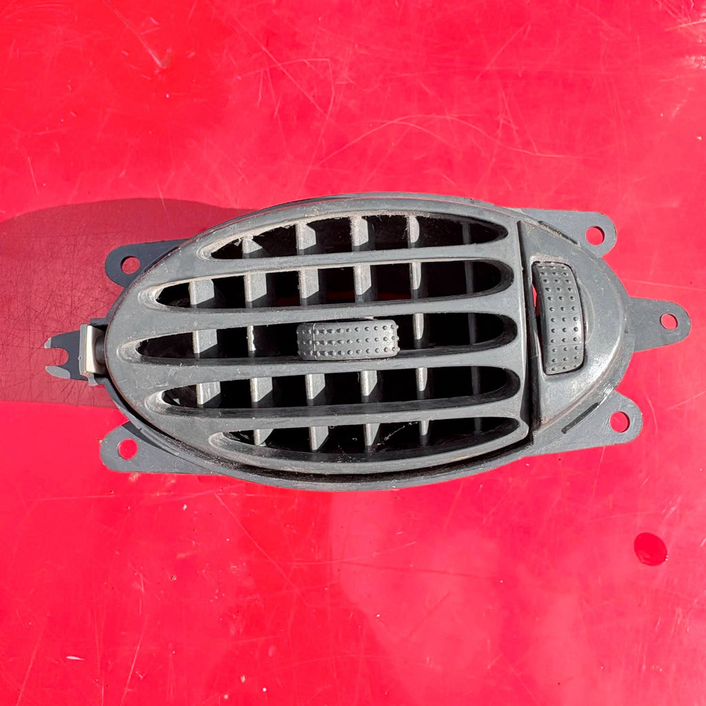 2007 LDV MAXUS 58973001 DASHBOARD MIDDLE HEATER AIR VENT DRIVER SIDE