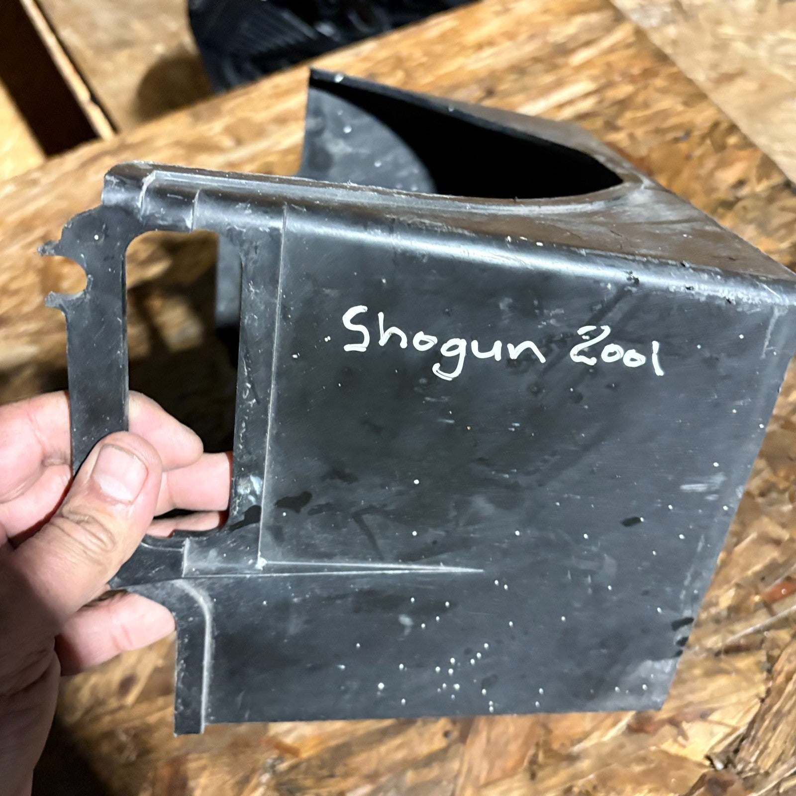 Mitsubishi Shogun/Pajero Mk3 2001-2006 Battery Tray Holder Box Base