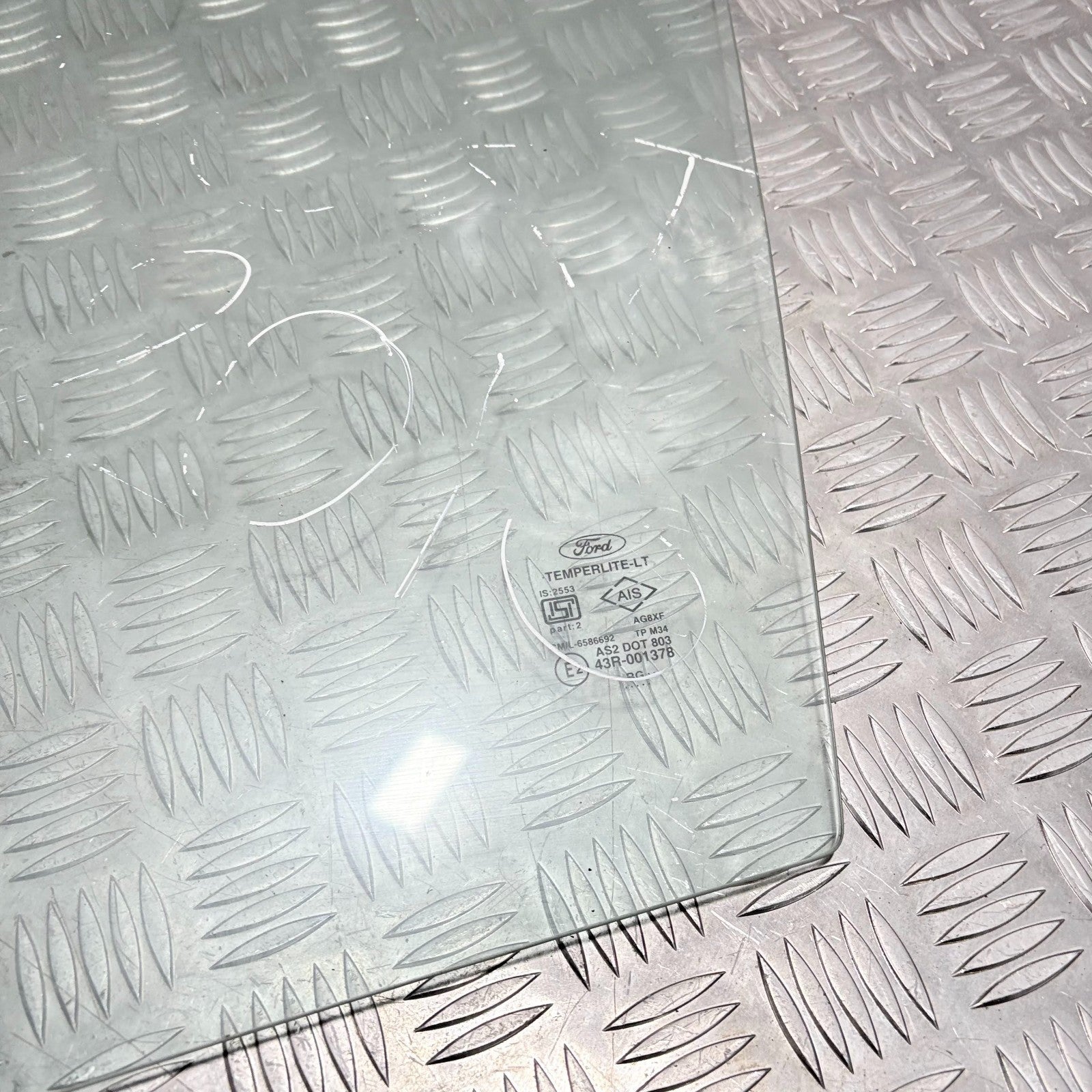 FORD FIESTA 2010 LEFT FRONT PASSENGER SIDE DOOR GLASS