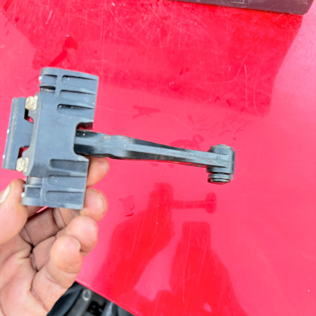 BMW 1 Series E87 116i Front Right Door Check Strap Door Stay 2006-2011