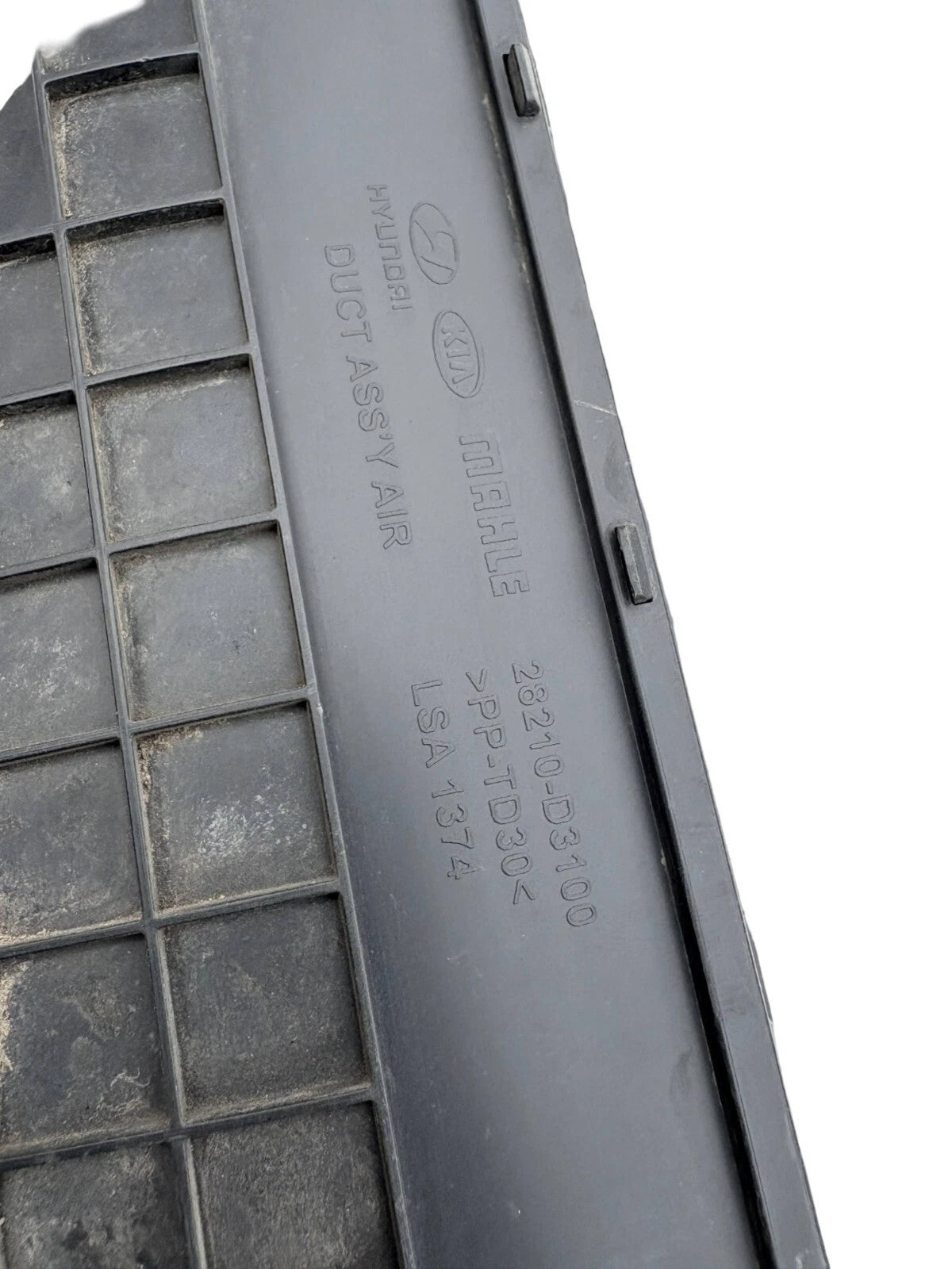 2016 HYUNDAI TUCSON 1.7 DIESEL AIR FILTER INTAKE DUCT ASSY 28210-D3100