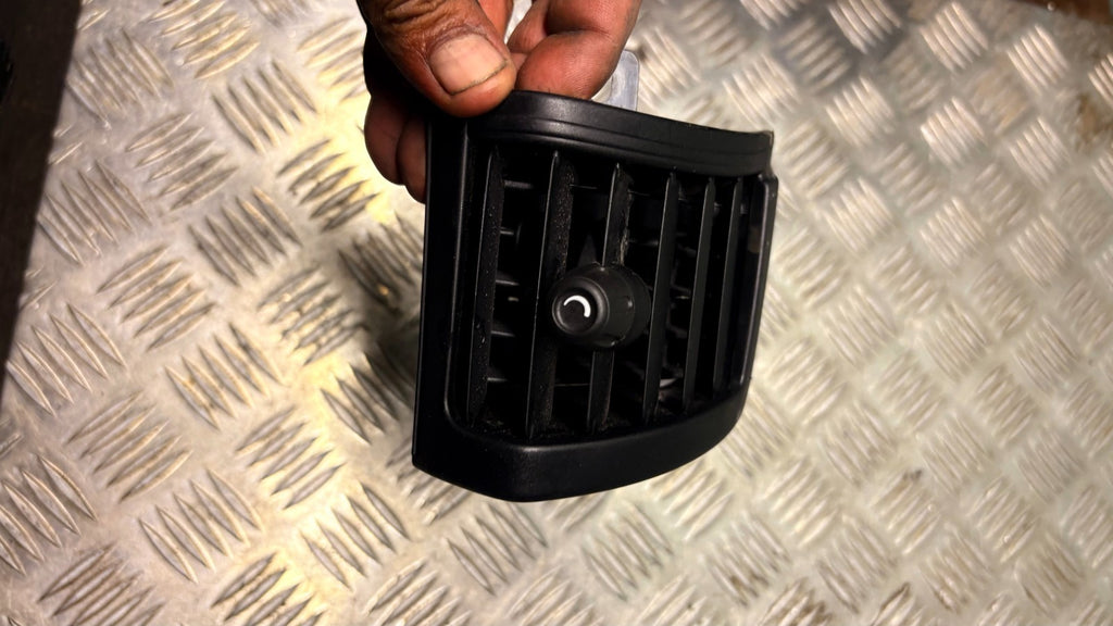 MINI COOPER 2017 DASHBOARD AIR VENT GRILL RIGHTSIDE 64229265405