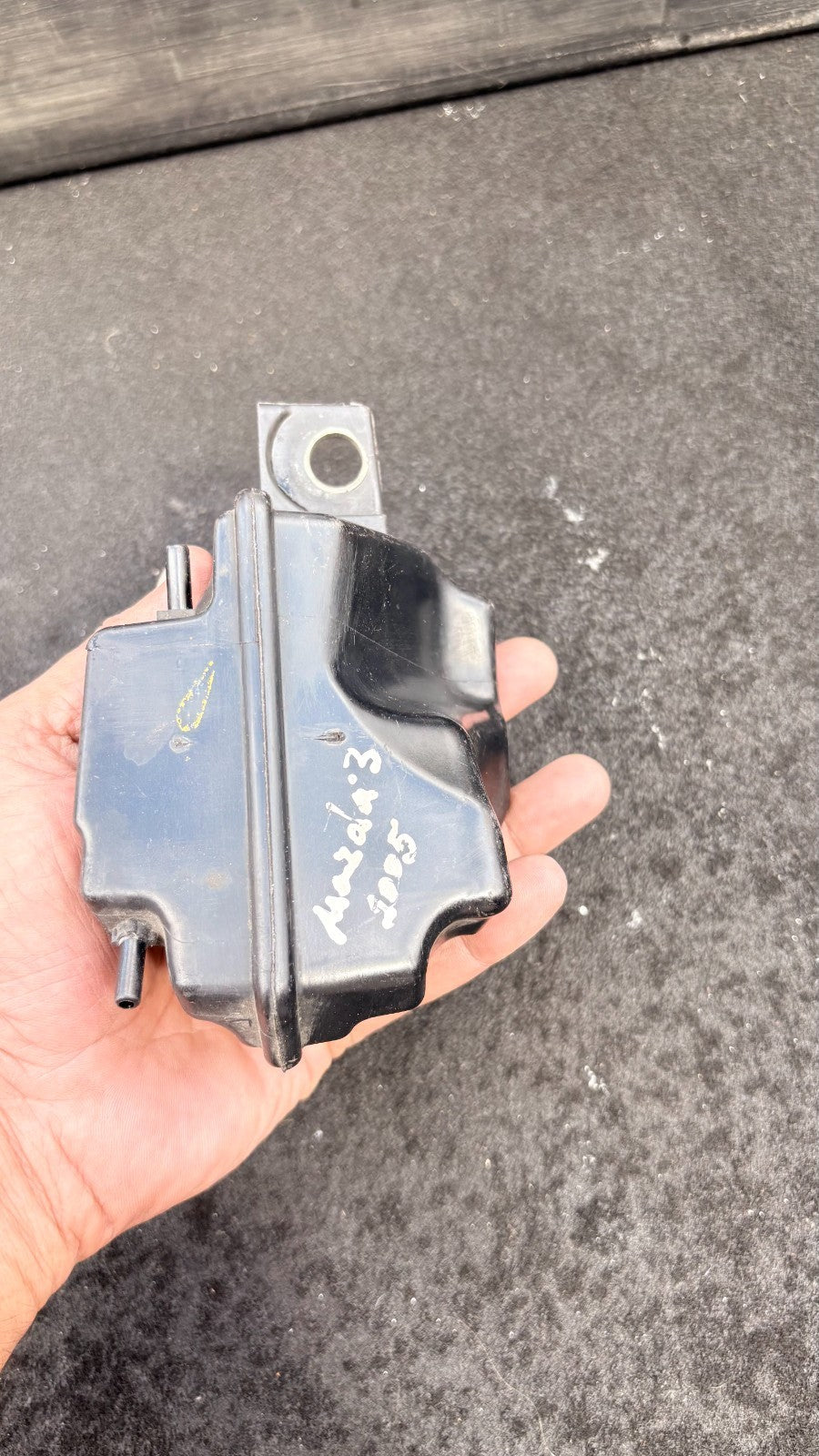 Mazda 3 BK 1.6 MZ-CD Diesel Vacuum Reservoir Tank Canister 2004-2009 109HP