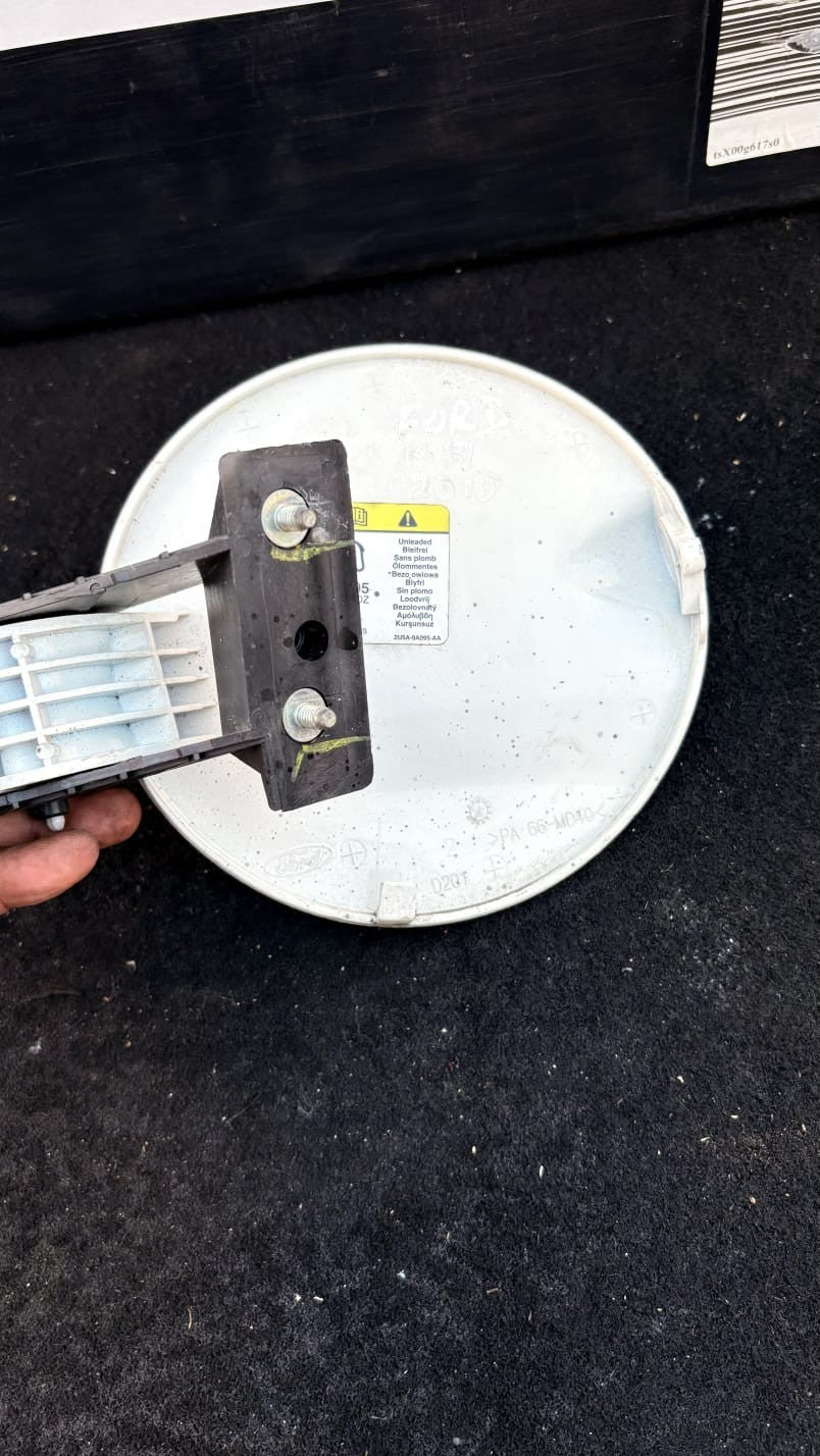 PEUGEOT 108 (C1, Aygo 2010) White Fuel Filler Flap (NO Cap) 175622254428