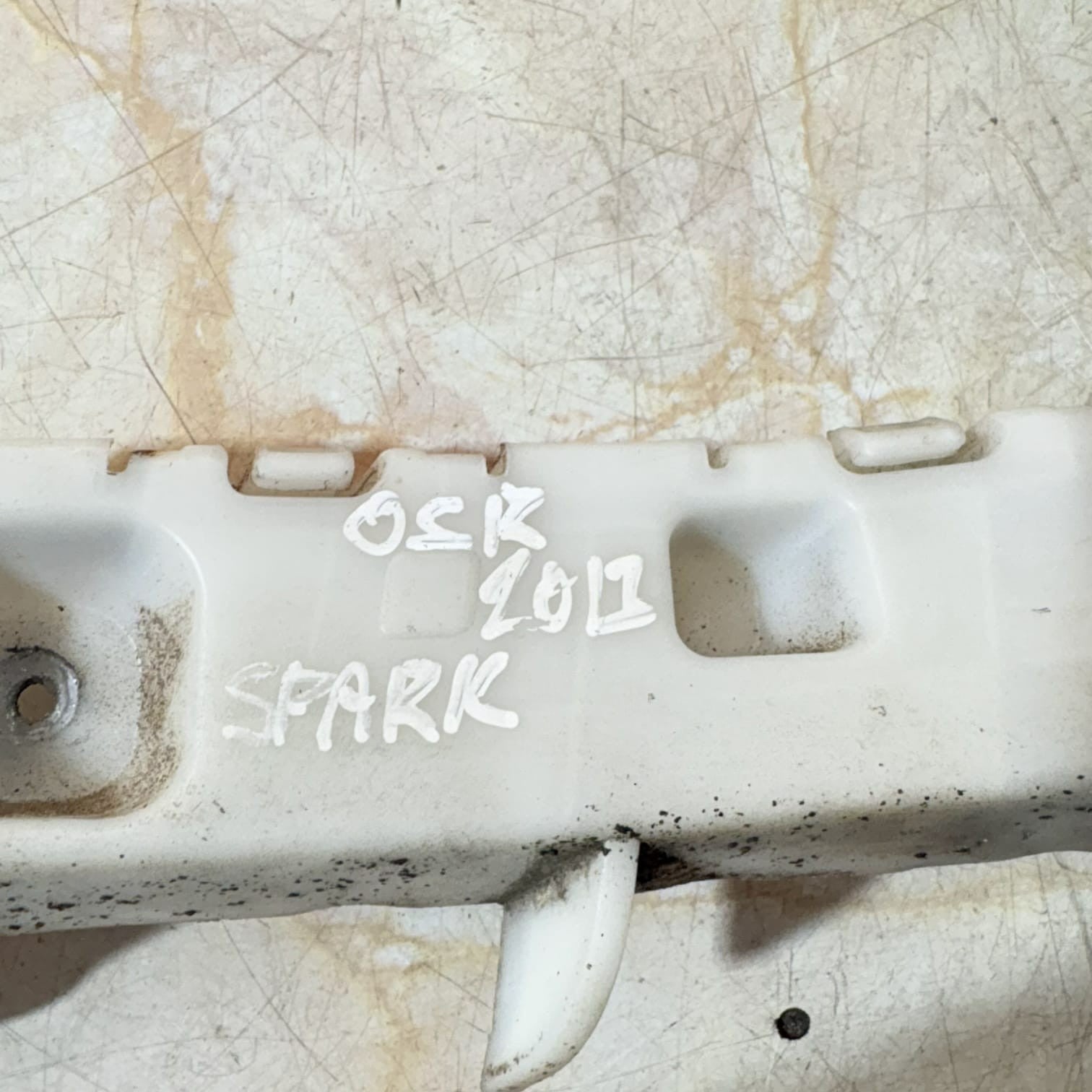 Chevrolet Spark M300 2013-2015 & Spark EV 2013-2016 Bumper Guide RH OSR 96686882