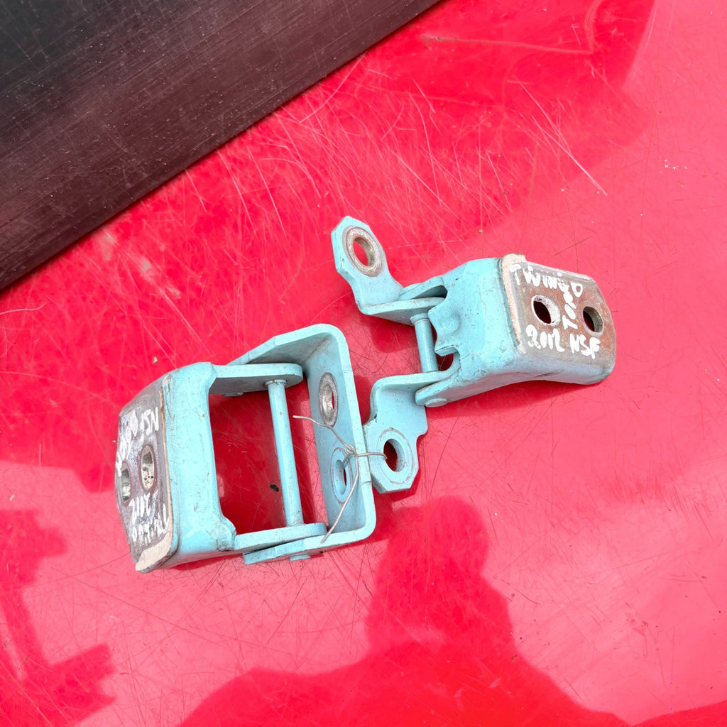 Renault Twingo II 2007-2014 LH Front Door Hinge Pair 804012270R 804211797R