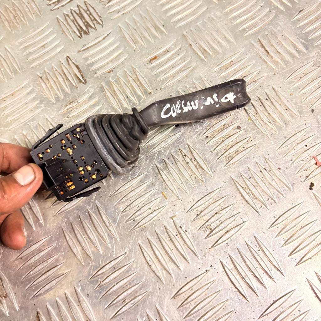 Vauxhall Corsavan indicator control stalk 09185417 2001-2006