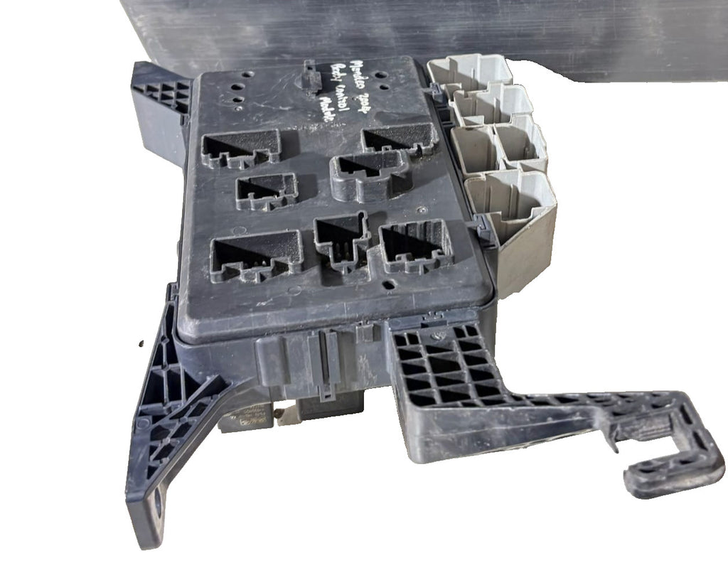 FORD MONDEO MK3 2000-2007 INTERIOR FUSE BOX BCM RELAY UNIT 4S7T-14A073-AB