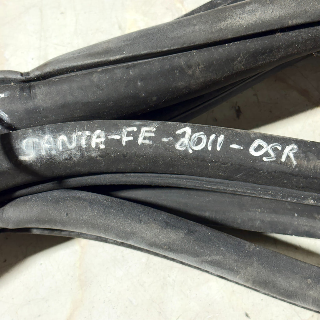 Hyundai Santa Fe MK2 2006-2012 Right Driver Rear Weatherstrip Rubber Door Seal