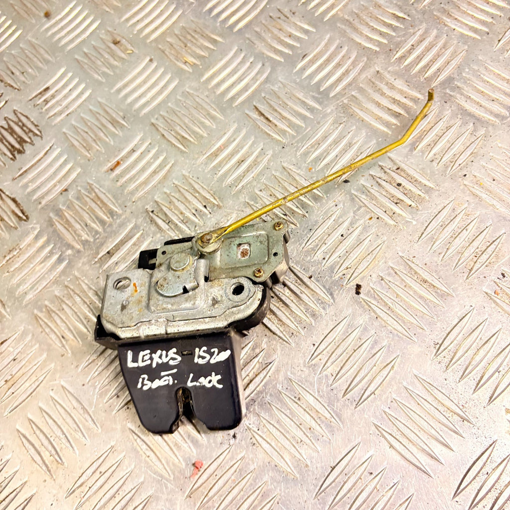2004 LEXUS IS200. BOOT LID TAILGATE LOCK LATCH