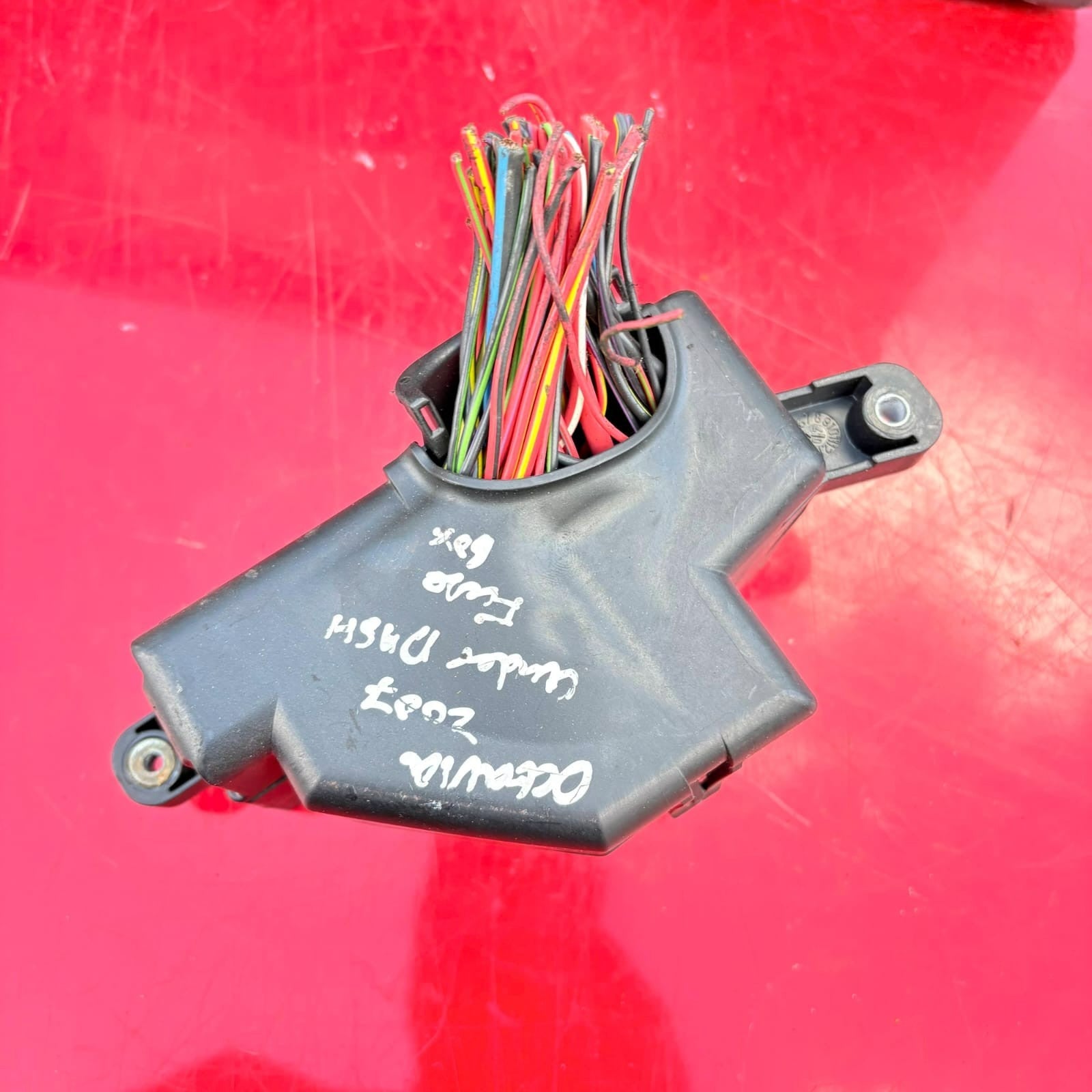 SKODA Octavia GOLF 2007 MK6 INTERIOR Under Dash FUSE BOX PANEL 2061751961