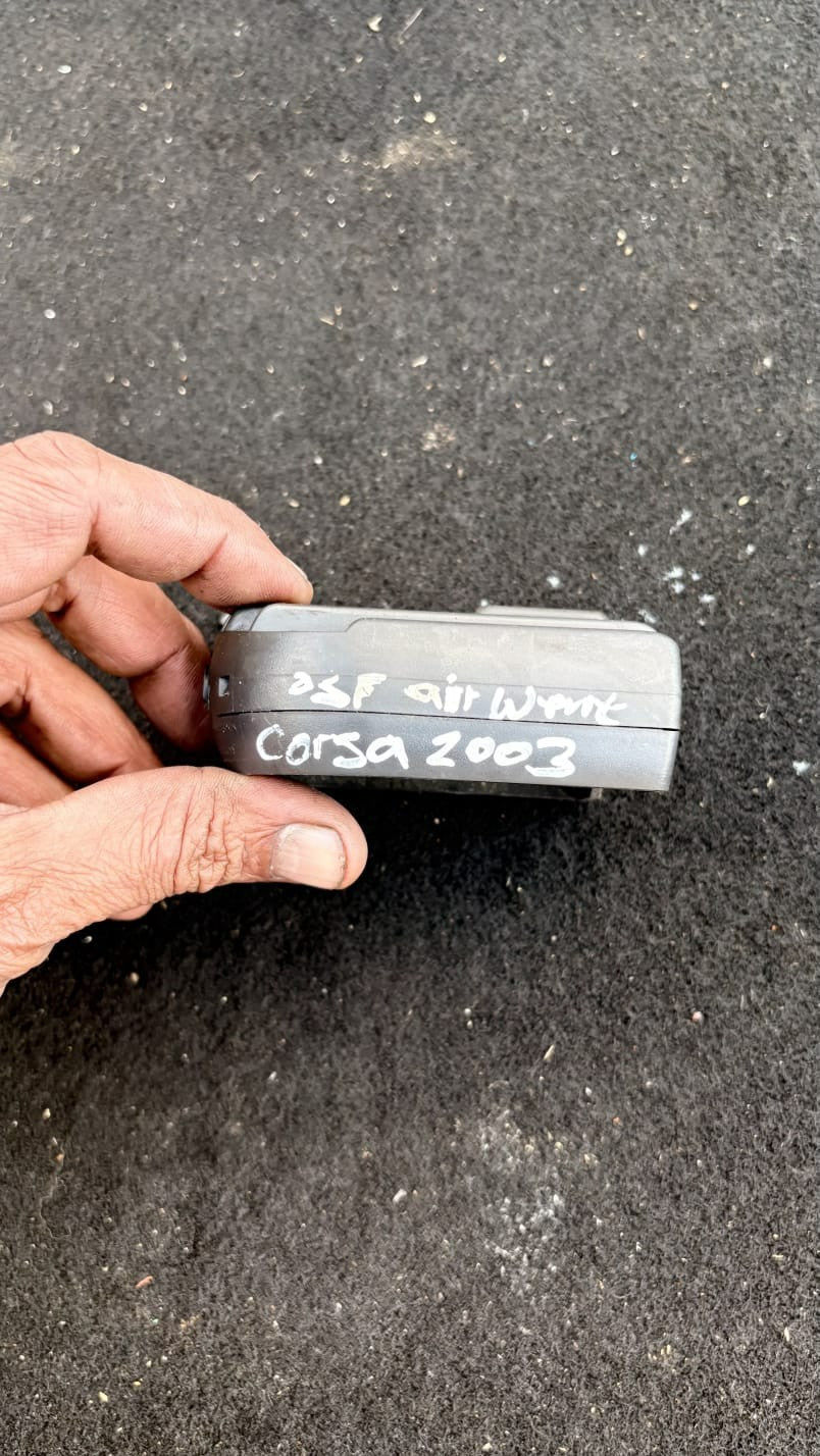 OPEL CORSA INTERIOR AIR VENT DRIVERS SIDE 2000-2006