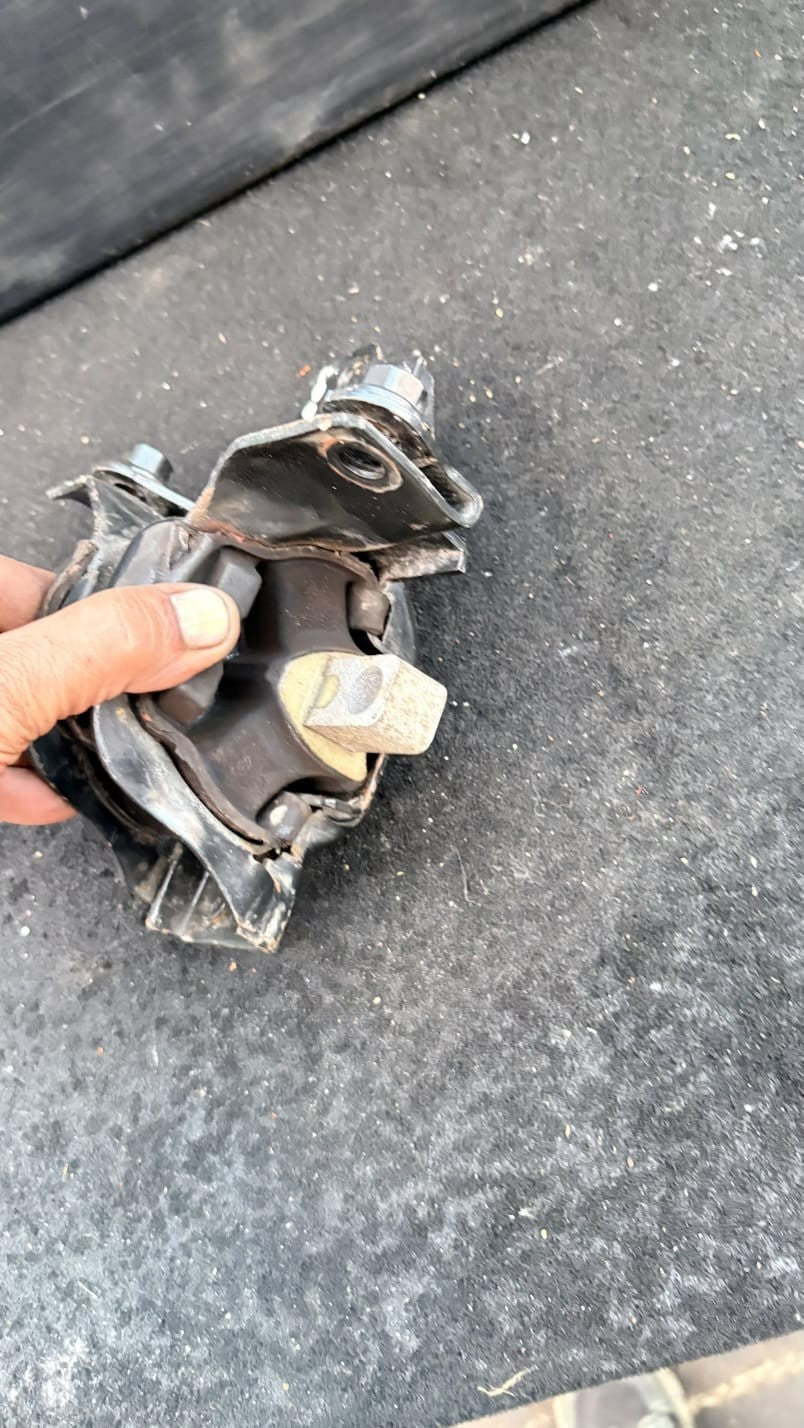 POLO Seat Ibiza Mk4 Tsi 1197 Engine Mount passenger CBZA 6Q0199555AR O55 2009