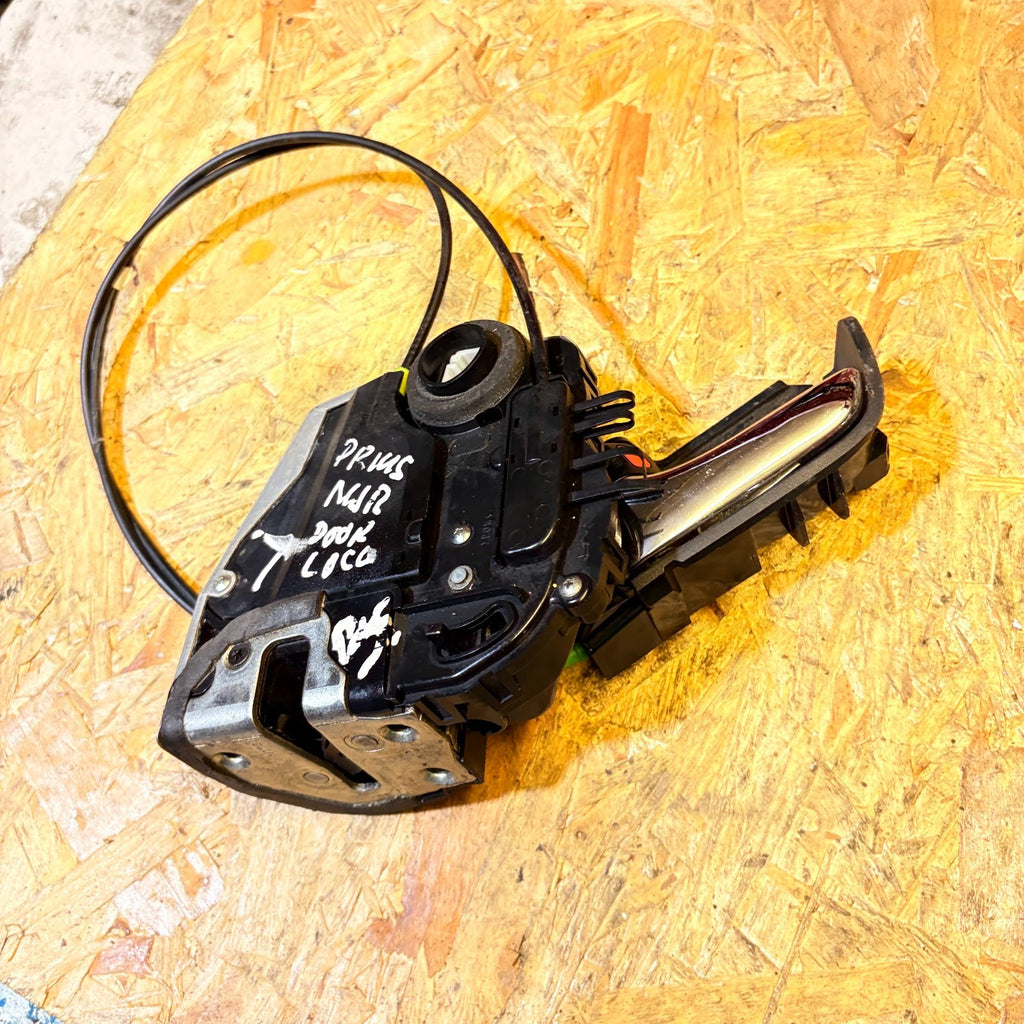 TOYOTA PRIUS MK2 05-09 REAR LEFT PASSENGERS DOOR LOCK MECHANISM 69274-47020