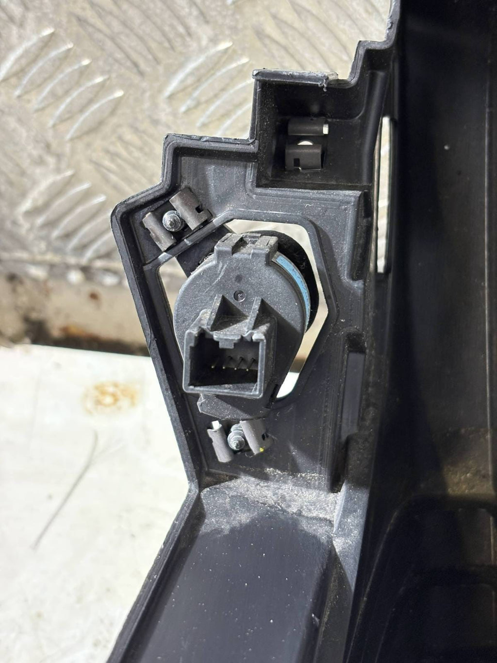 04 05 06 07 08 09 Mazda Interior Radio Bezel Surround Trim Bezel BP4K 2007
