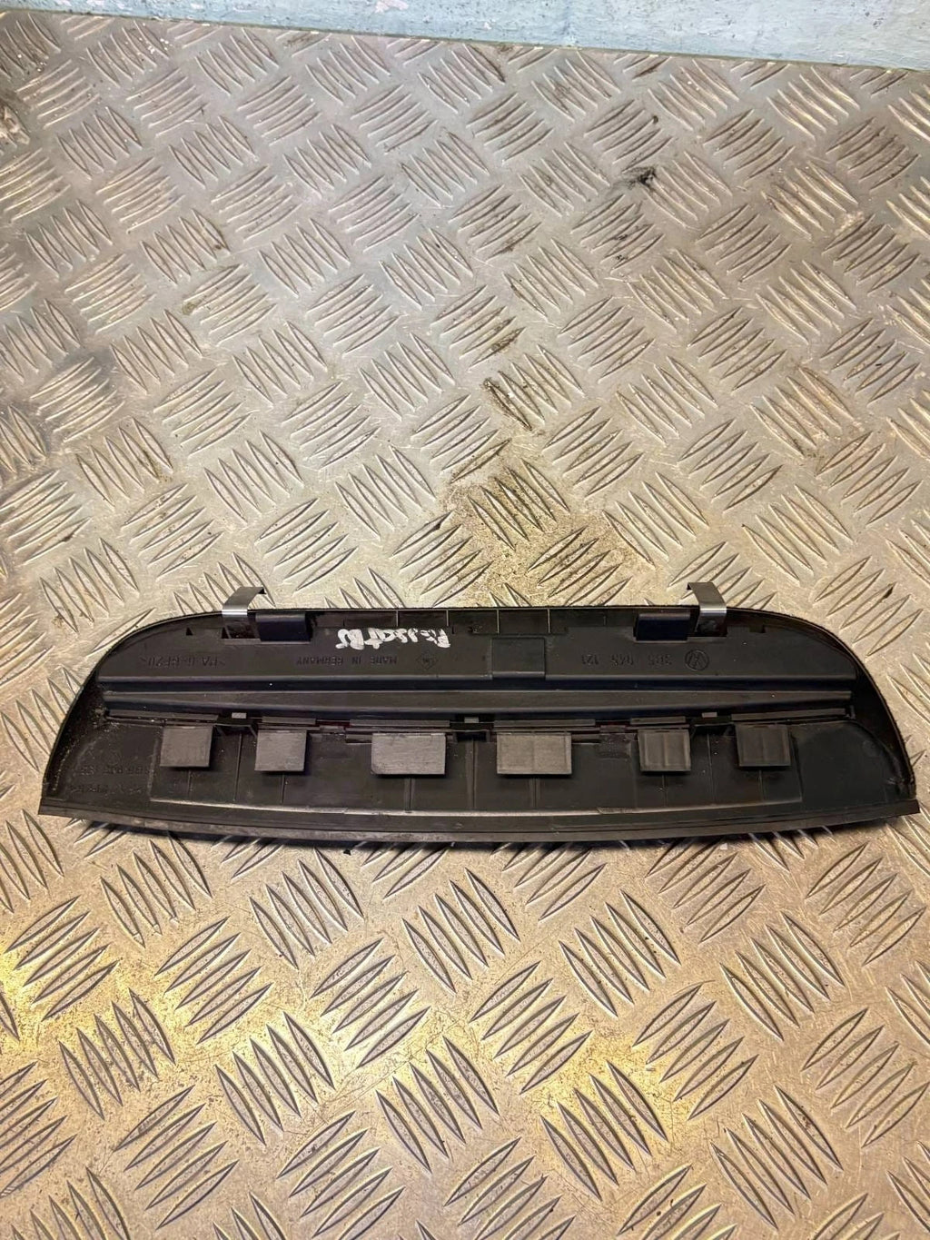 VW Passat B5 1996-2000 High Level Third Brake Light 3B5945135A 3B5945121