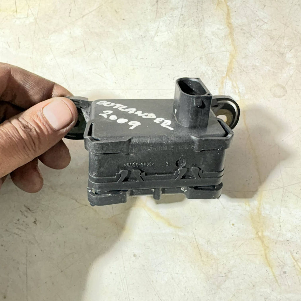 MITSUBISHI LANCER OUTLANDER-G YAW RATE SENSOR 4670A282-2009