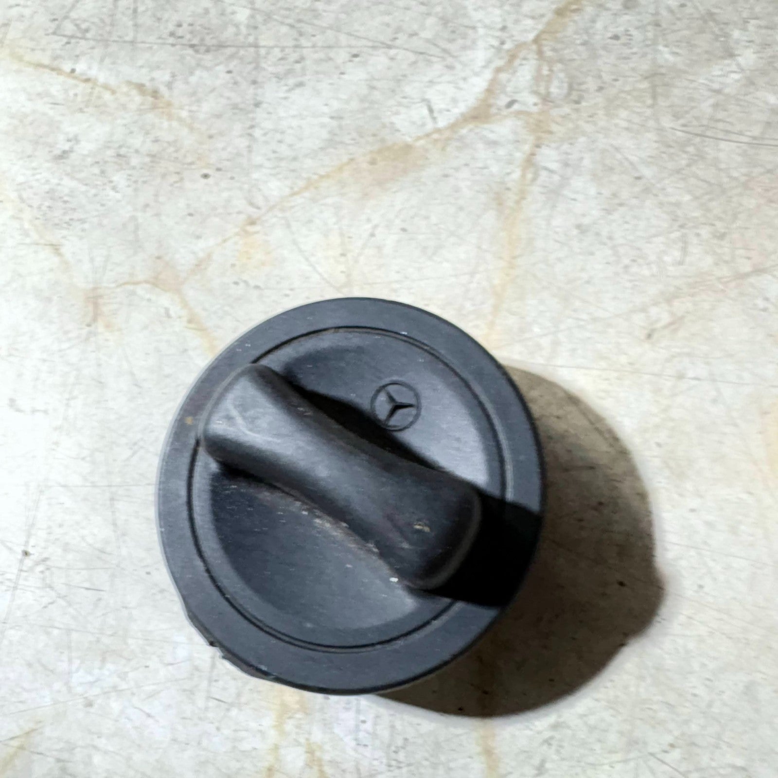 Mercedes-Benz Petrol Fuel Filler Cap/Tank Cap Lid