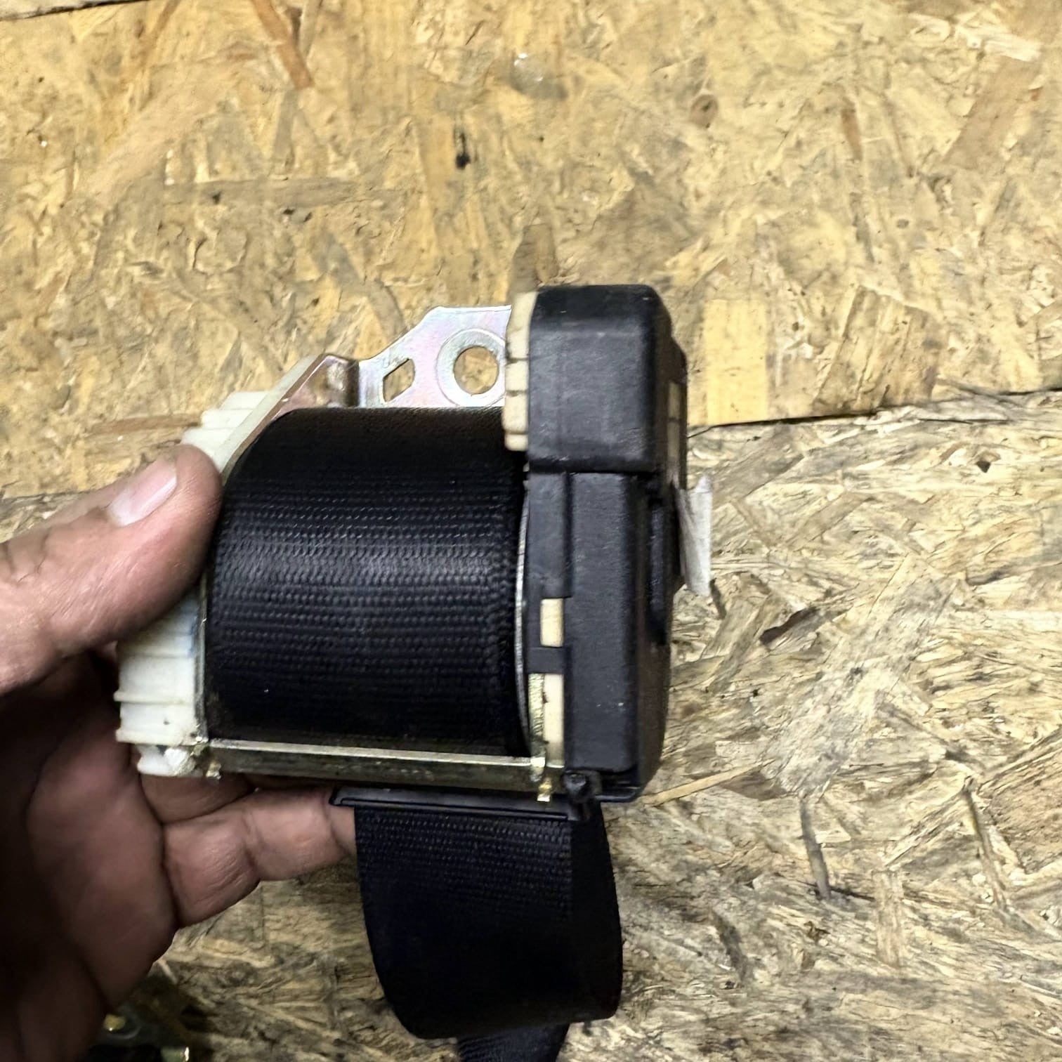 Jaguar X-Type X400 Rear Right Seat Belt Retractor (Saloon/Estate) 2001-2009