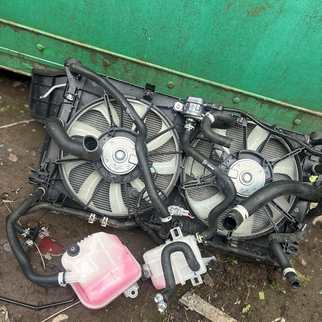 Toyota CHR Radiator 1.8 2ZR-FXE Complete Radiator Pack Fan Condenser 15-22 Auto