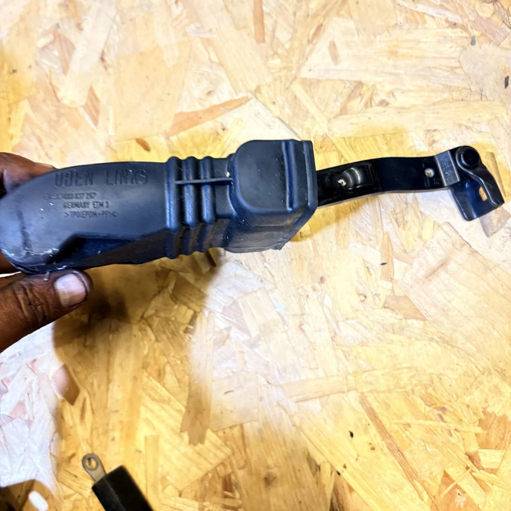 Audi Q5 8R Door Brake Stopper Check Strap Driver Front 8R0839249 2016