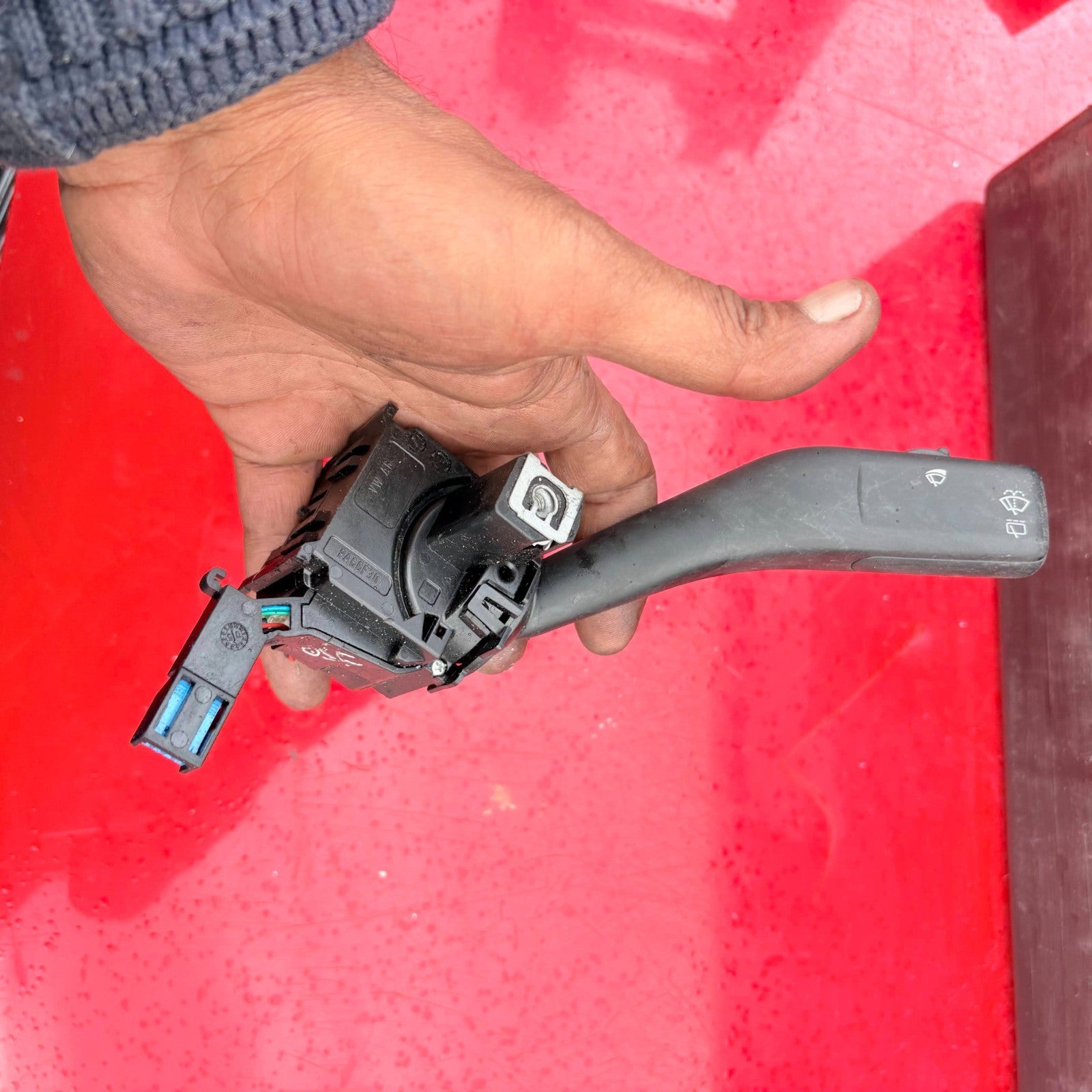 VW Golf Windscreen Washer Wiper Arm Stalk 1K0953519