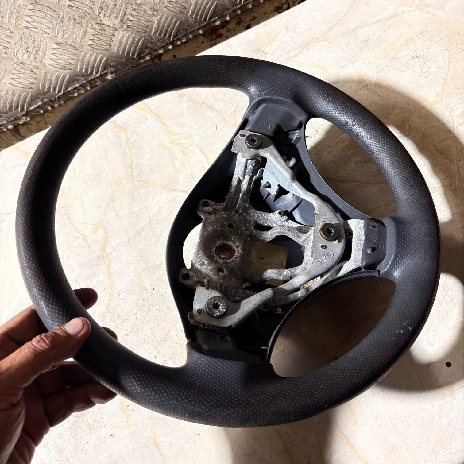 Mitsubishi Colt Z2 Z3 & Smart Forfour Steering Wheel MR977533 6027645D