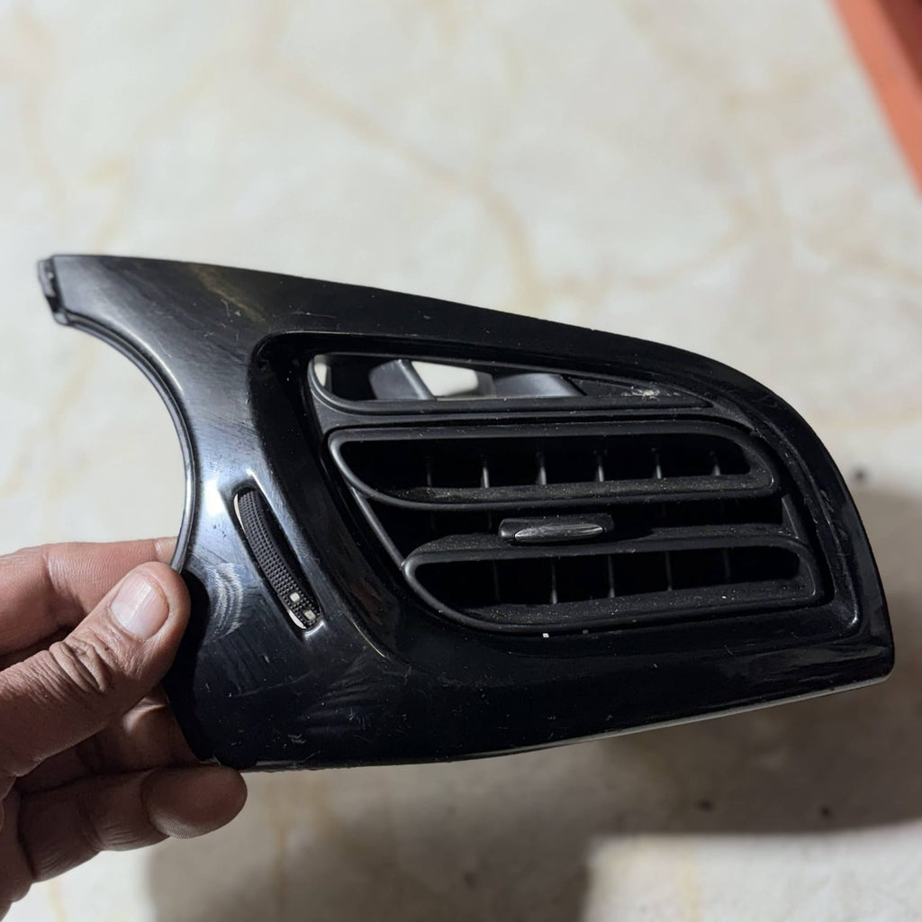 Citroen DS3 Mk1 2010-2015 Driver Front Dashboard Air Vent OSF A1092113