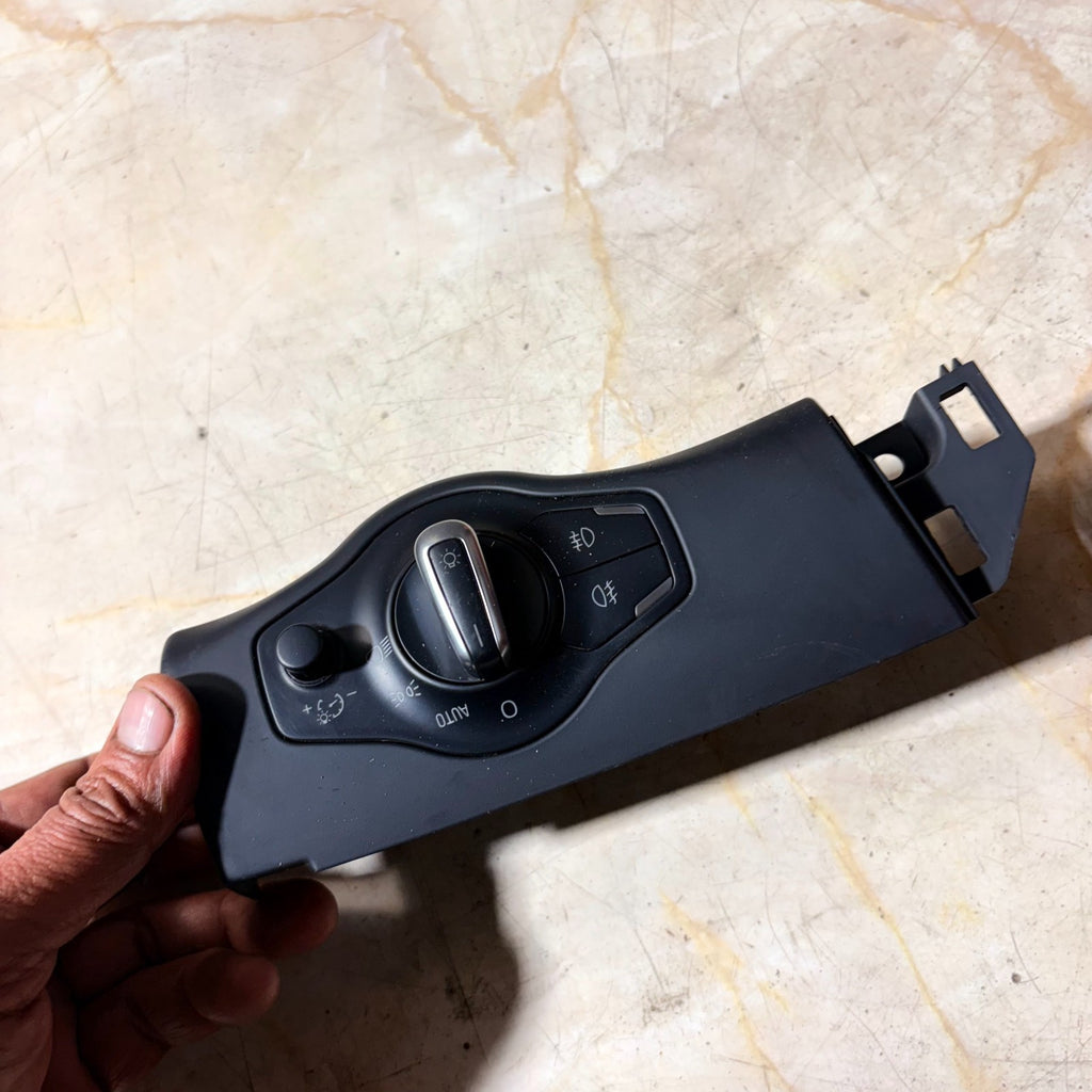 AUDI A4 B8 2009-2013 HEADLIGHT SWITCH UNIT 8KO941531G