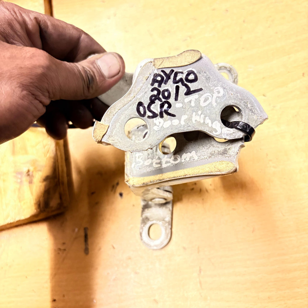 Door Hinges Top Bottom Driver Off Side Rear for Toyota Aygo 2012
