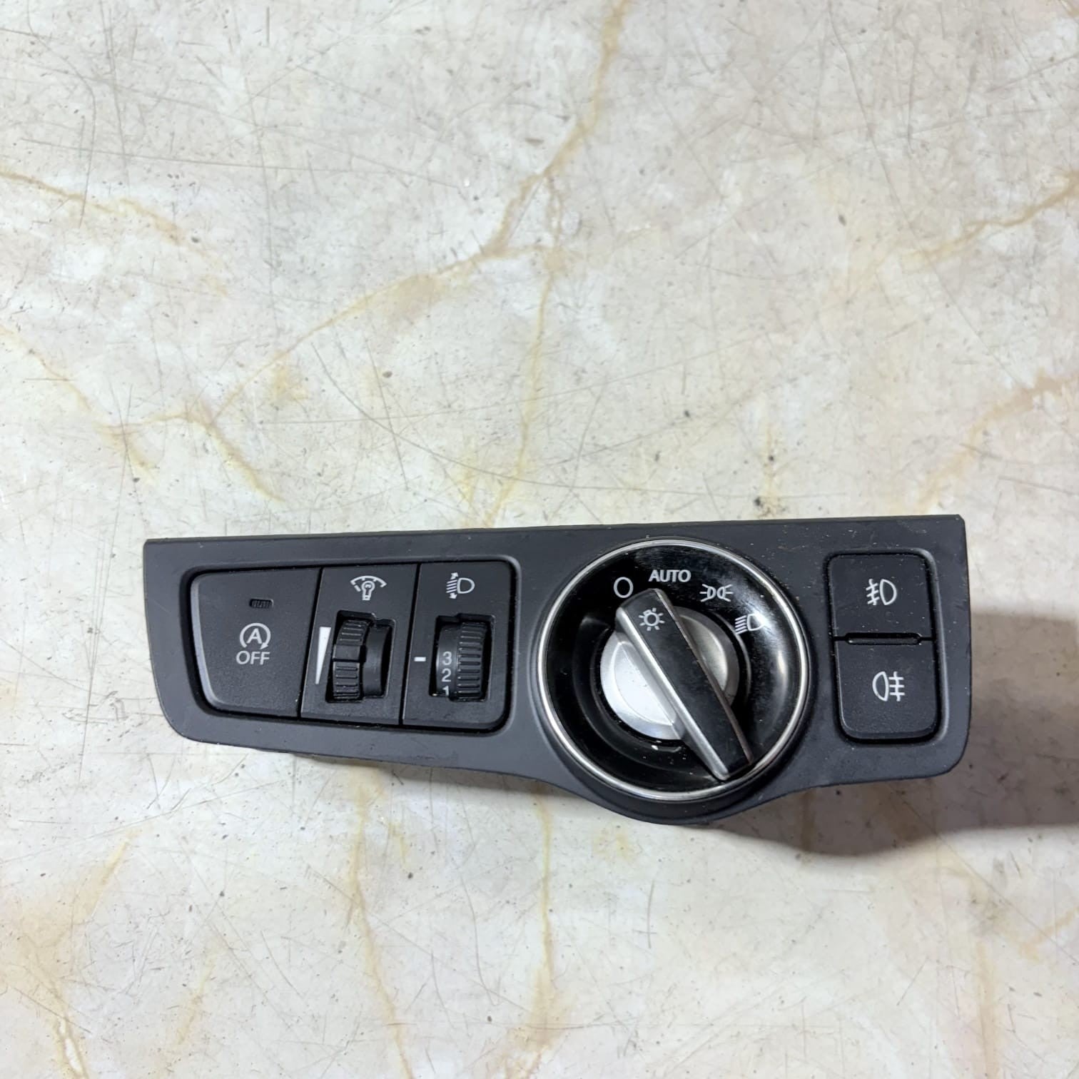 HYUNDAI I40 HEADLIGHT CONTROL SWITCH 2017 TO 2015 933003Z970
