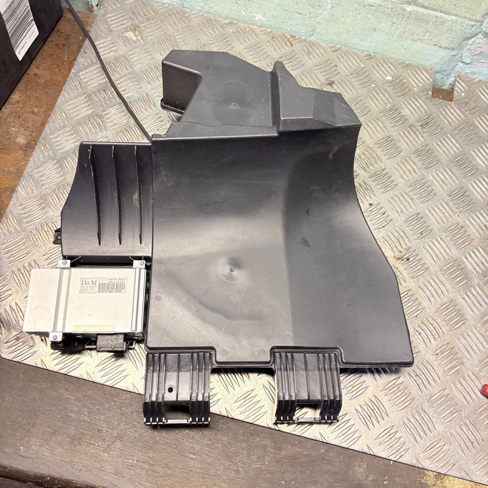 CITROEN DS3 2009-2016 REAR SUBWOOFER SPEAKER & AMPLIFIER 9663991480-05