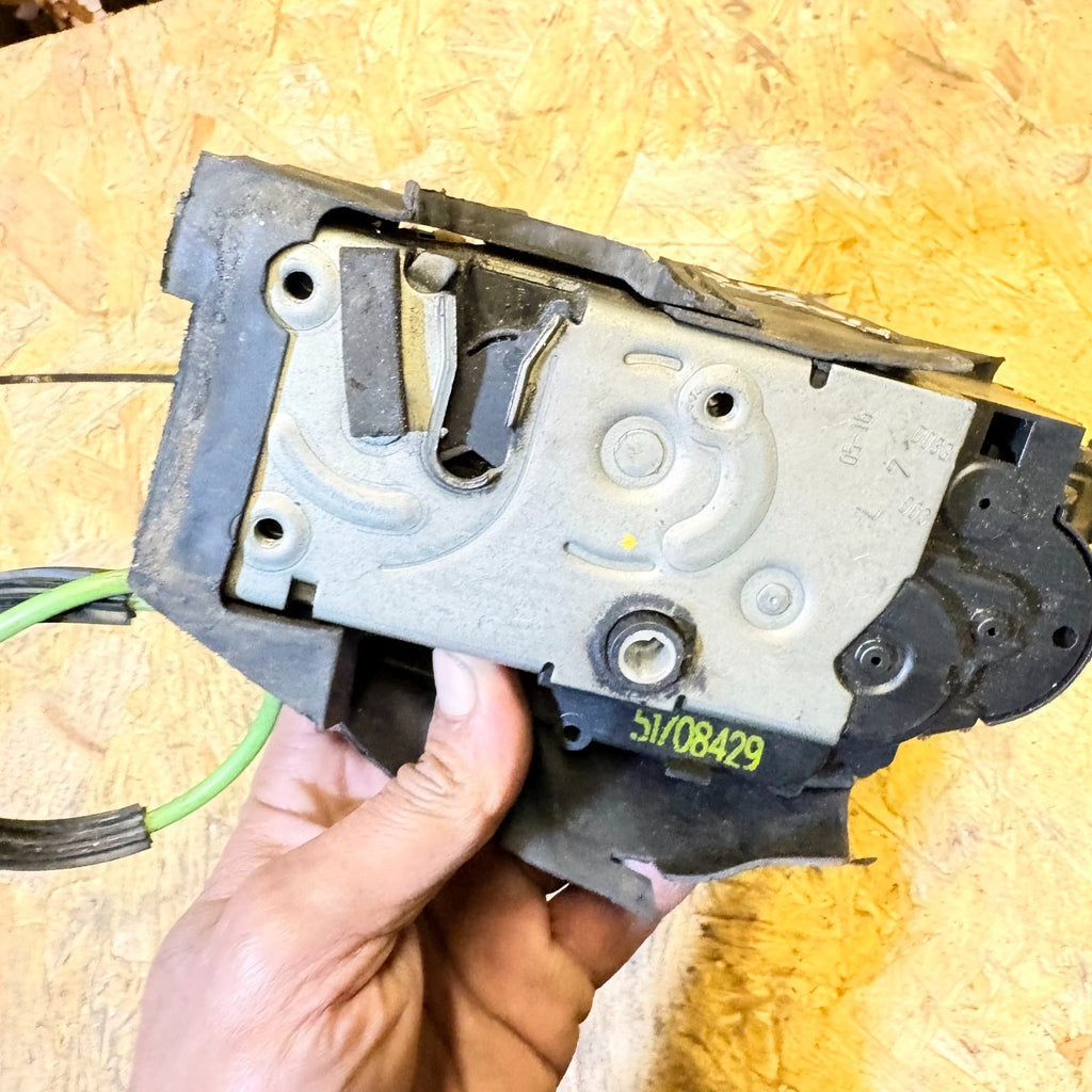 FIAT IDEA 2006 DOOR LOCK FRONT LEFT PASSENGER SIDE 51708429