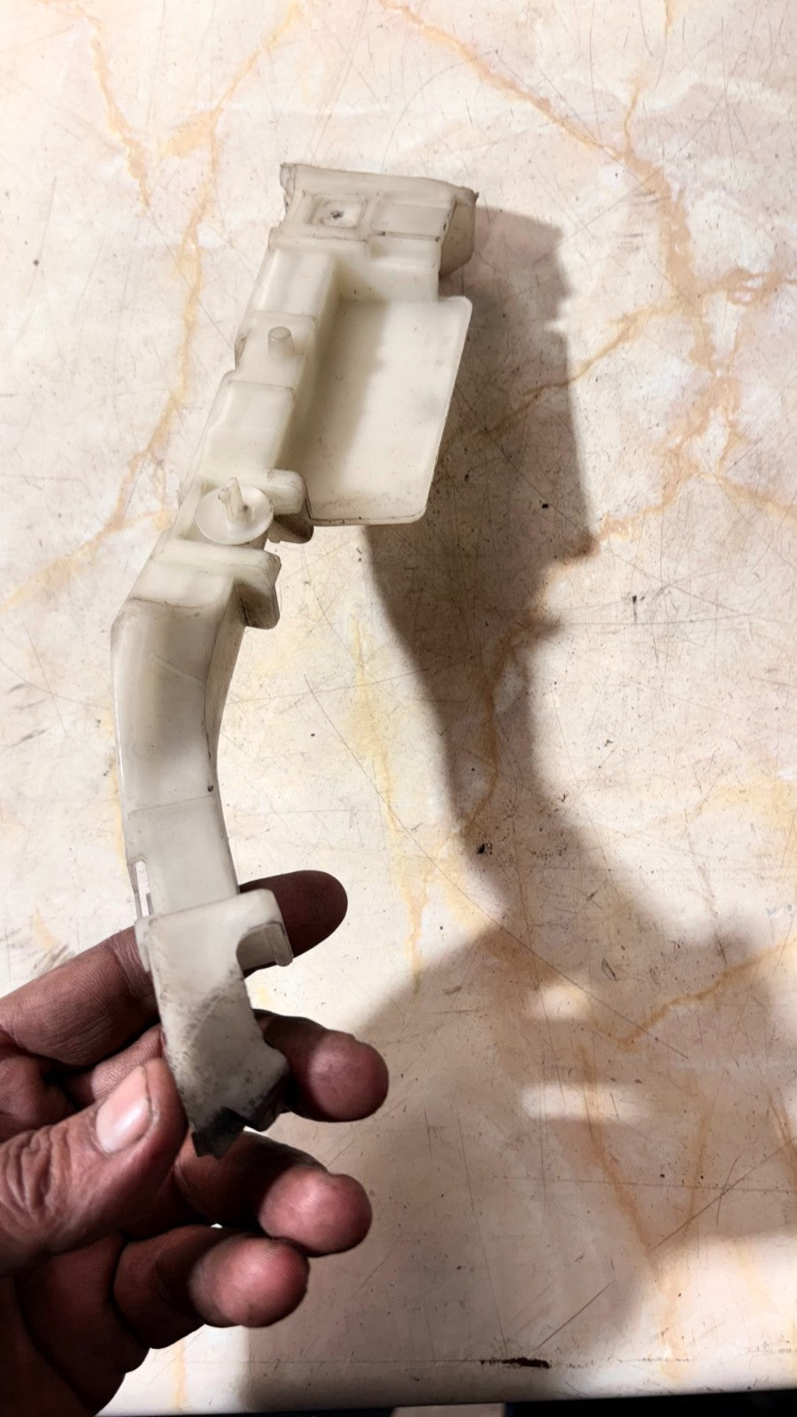 CHEVROLET CAPTIVA 2006-2010 PASSENGER SIDE FRONT LEFT BUMPER COVER SUPPORT RAIL