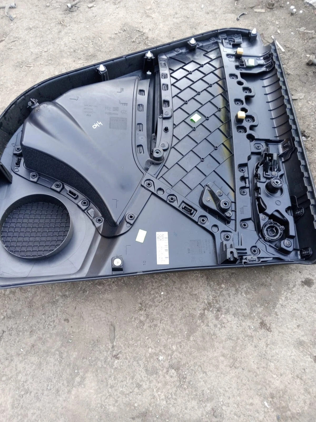 2024 SEAT ATECA FR DSG SE376 1.5ECOTSI MK1 5DRS HATCH REAR RIGHT SIDE DOOR CARD