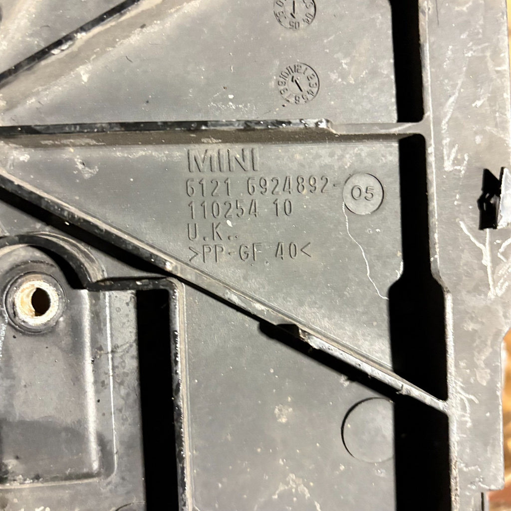 MINI COOPER R52 CONVERTIBLE 2004-2008 BATTERY BOX 6924892