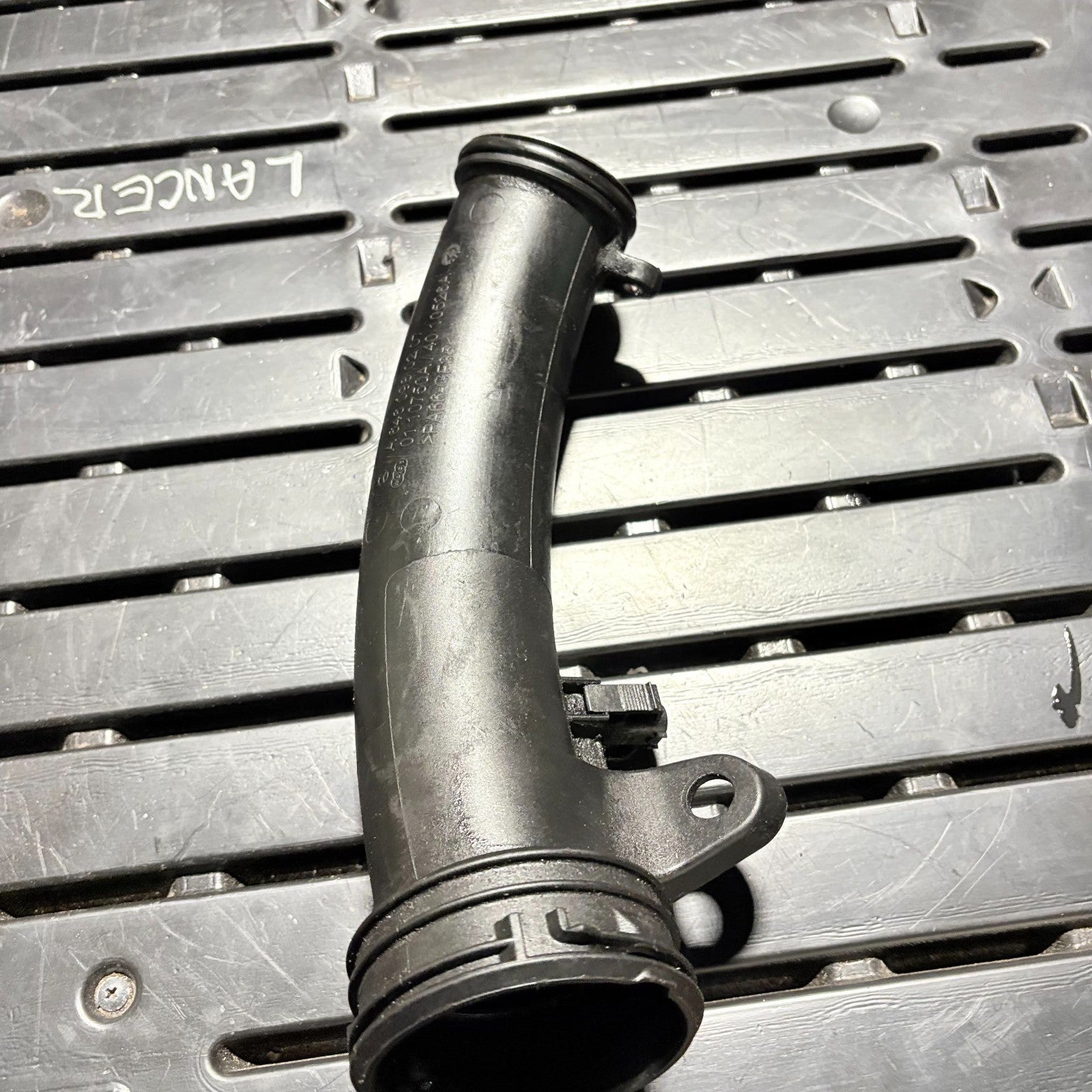 MERCEDES 2000-2010 W203 C CLASS SPORT AIR INTAKE HOSE PIPE A6460980207