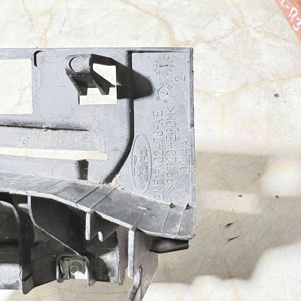 FORD FOCUS BONNET HINGE COVER MK3 FRONT RIGHT BM51A02476AE