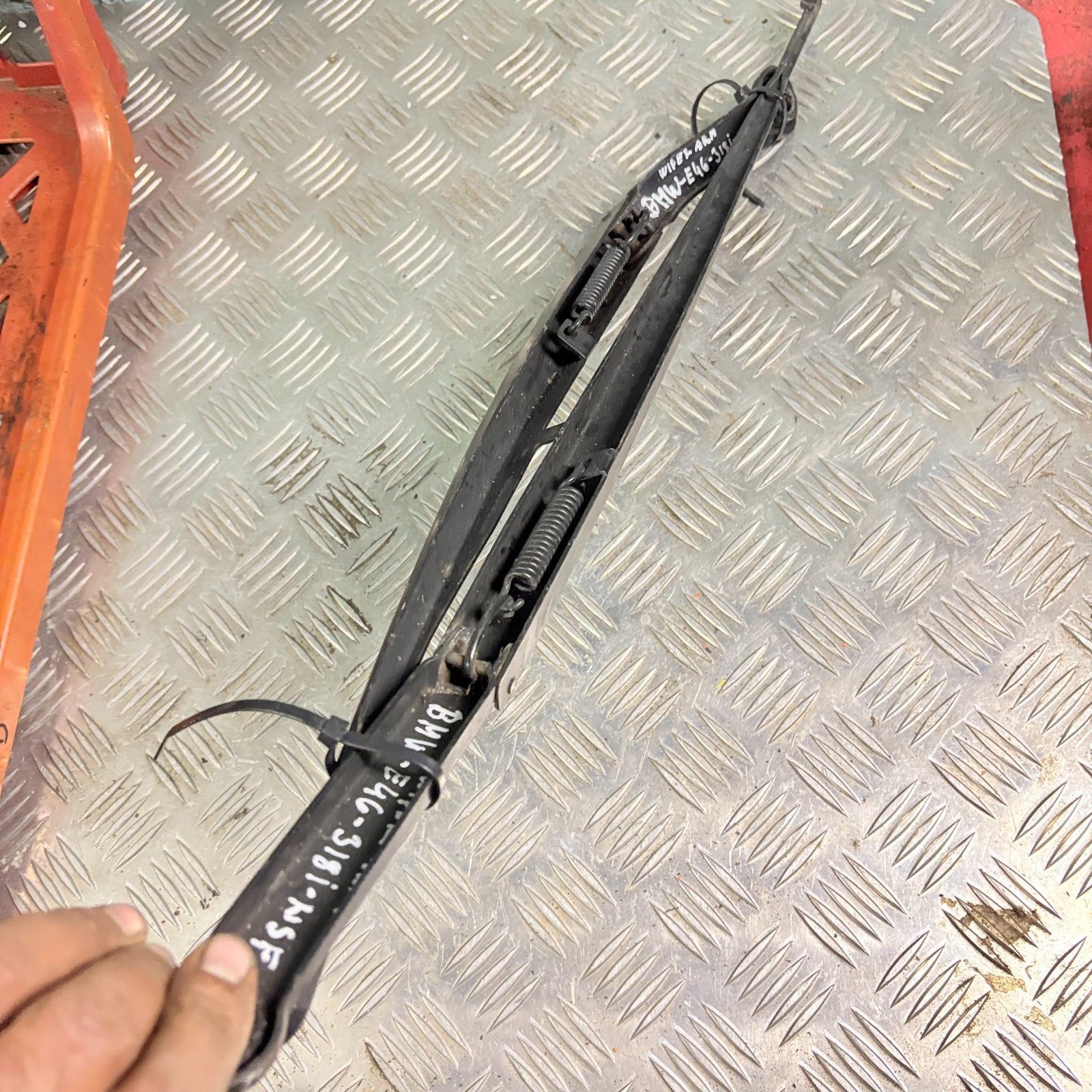 2005-2007 BMW 3 Series E46 318i Windscreen Wiper Arm Passenger Side Left