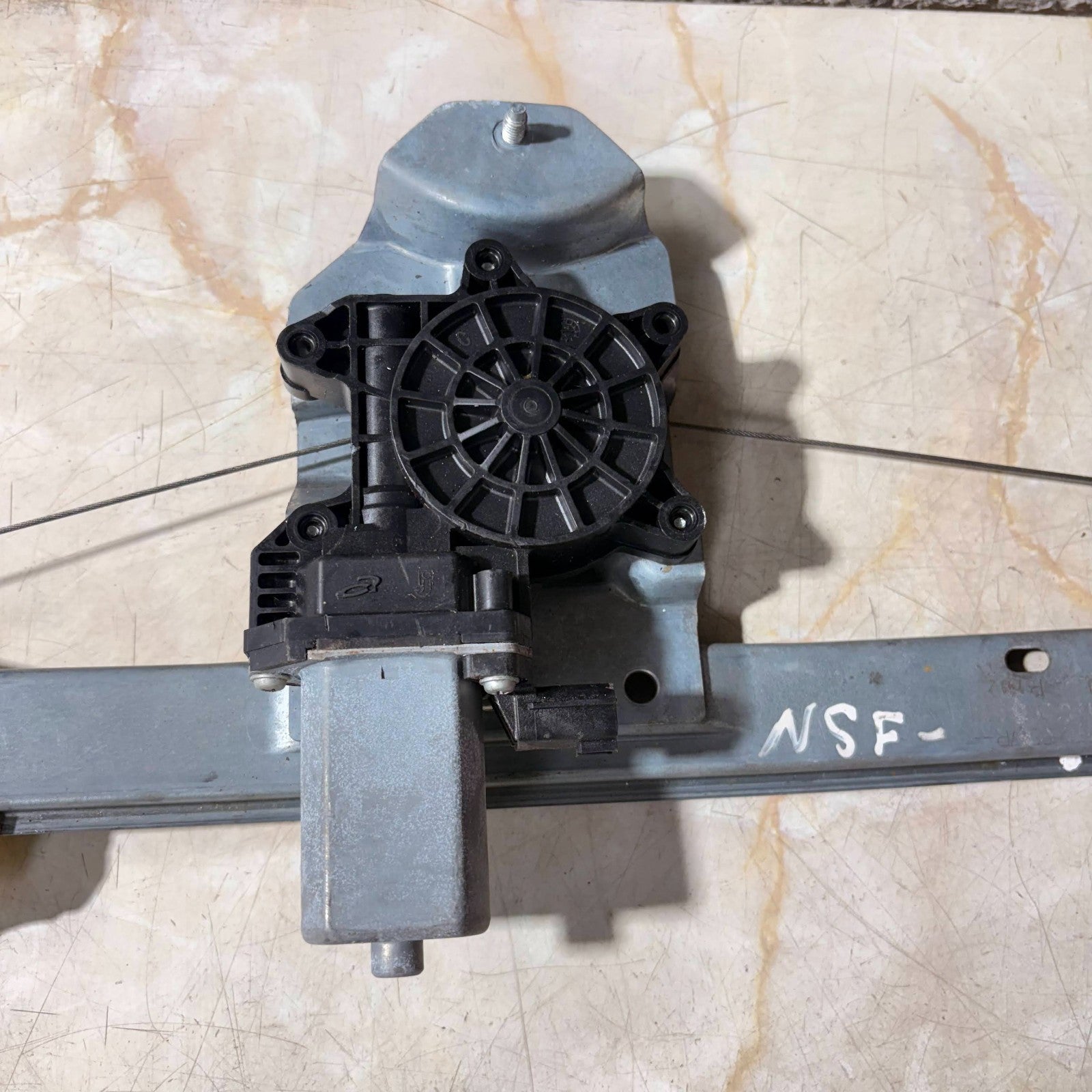RENAULT CLIO 2012-2019 FRONT LEFT WINDOW REGULATOR MOTOR 128001472-B 9030318-C