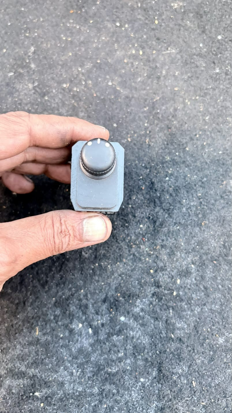 SUZUKI Wing Mirror Switch 62J00 Year Rhd