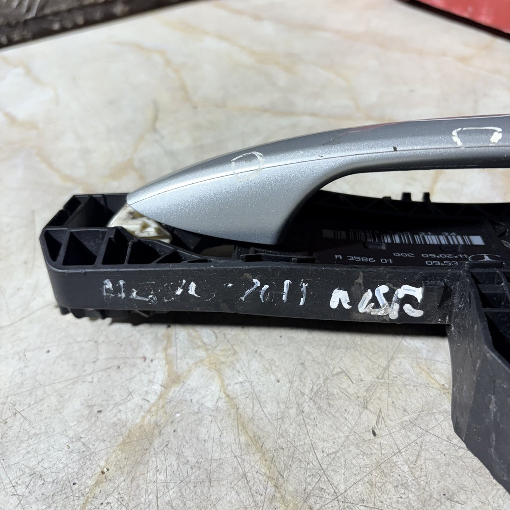 Mercedes E-Class W212 W176 W204 W246 CLA GLA Left Door Handle A358601